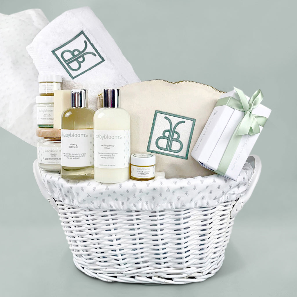 Luxury Pamper Hamper Gift Basket - Premium Spa & Self-Care Set for Women - Perfect for Birthdays, Anniversaries & Relaxation at Home