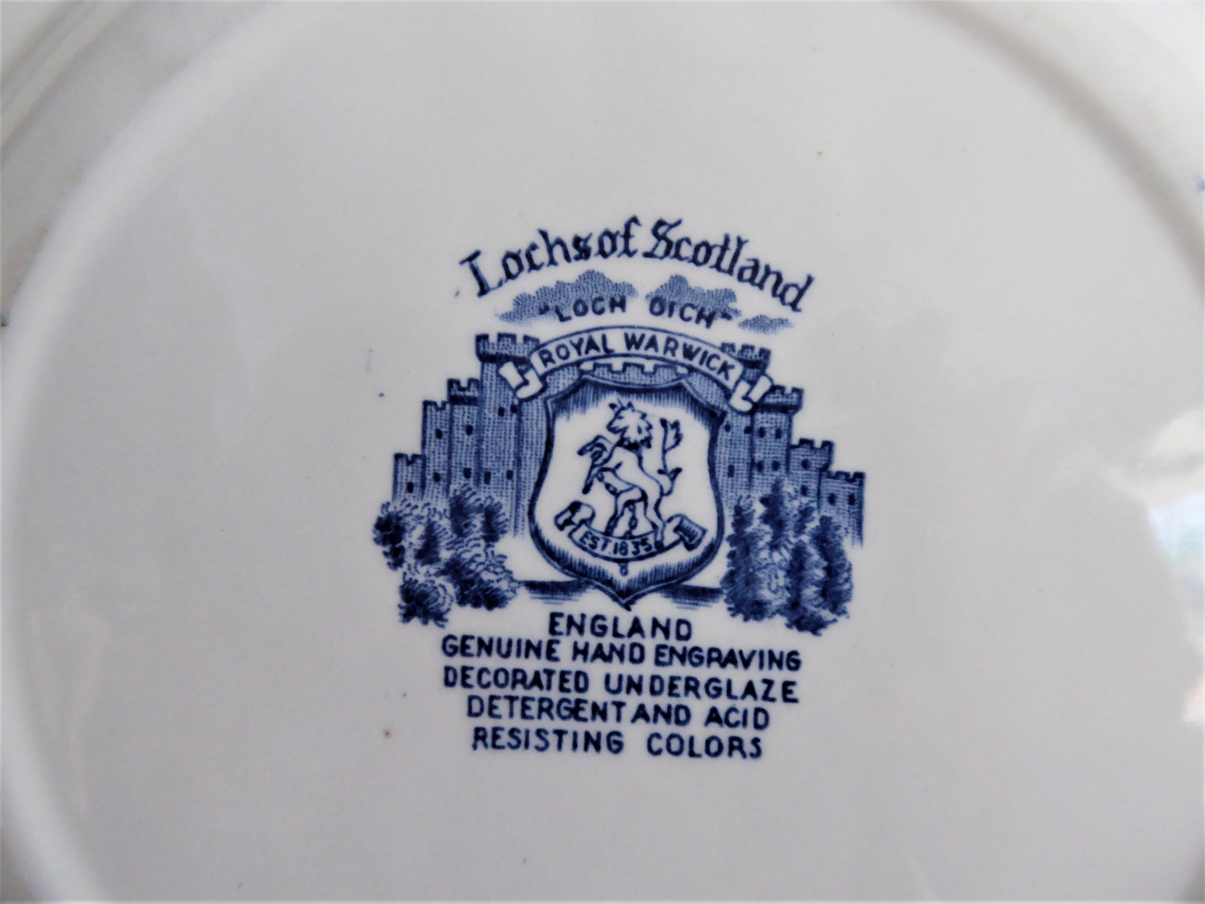 Vintage Royal Warwick England Blue Transferware Dinner Plate - Scottish Landscape Lochs of Scotland Design, 1970s Retro Dinnerware for Elegant Dining & Collectors