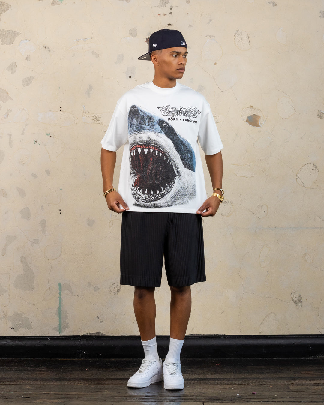 404 Riptide Vintage T-Shirt - Soft Cotton Retro Graphic Tee for Men & Women - Off White - Perfect for Casual Wear, Street Style & Music Festivals