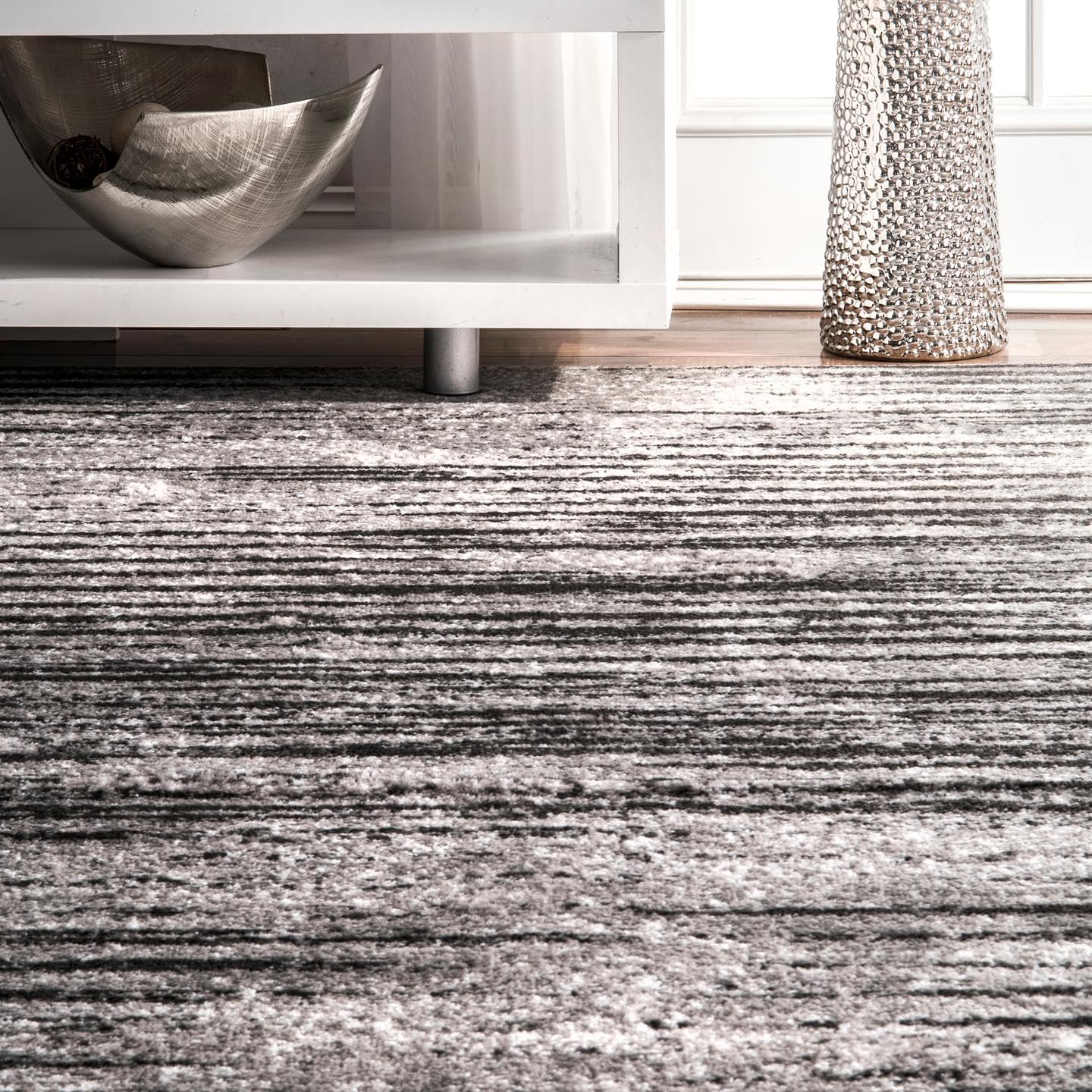 nuLOOM Contemporary Faded Elsa Accent Rug 2x3 Feet, Soft Grey Modern Area Rug - Perfect for Living Room, Bedroom or Office Decor
