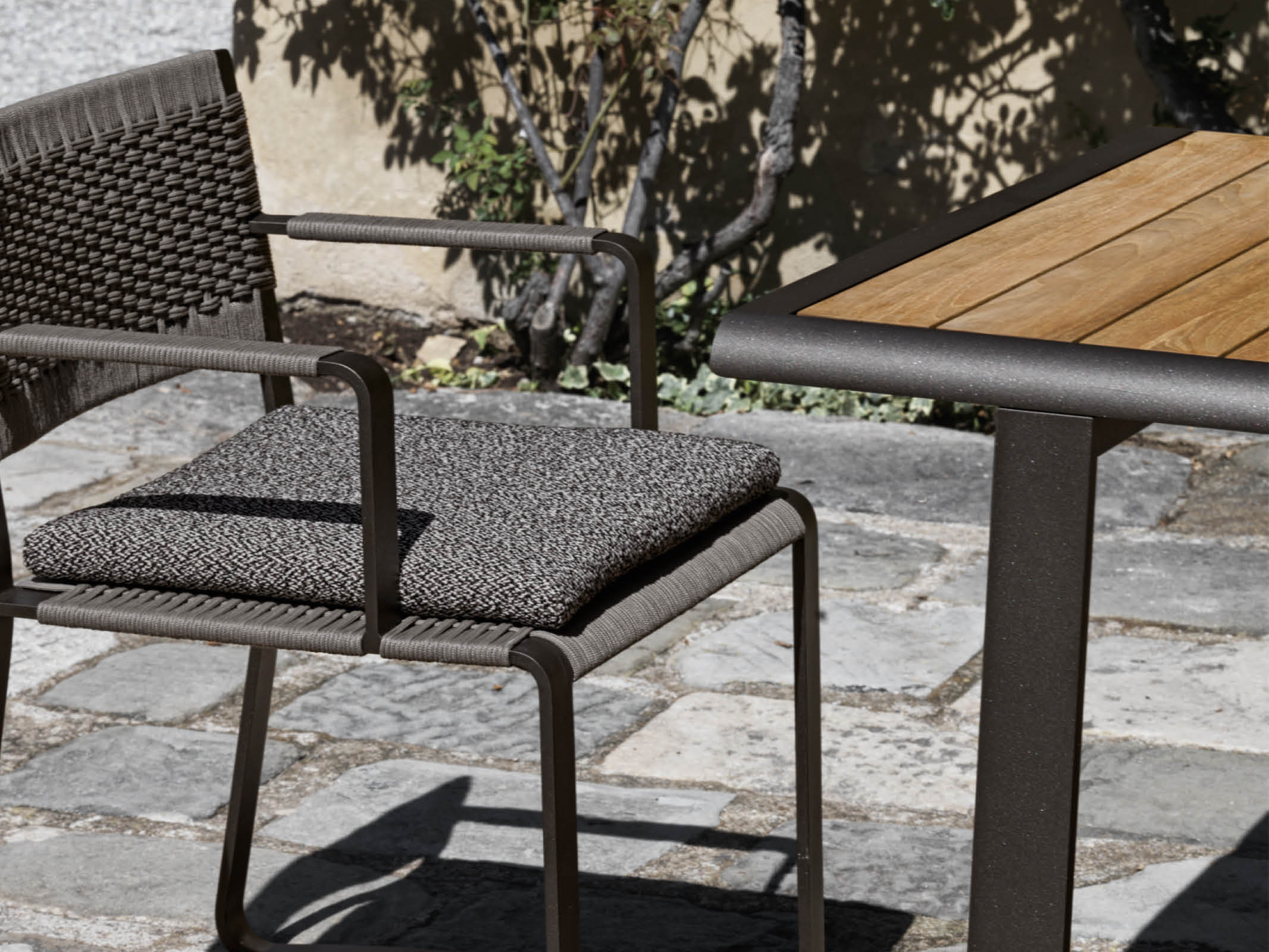 Golden Gate Dining Table - Modern & Elegant Wooden Dining Table for Home, Kitchen, or Restaurant | Perfect for Family Gatherings, Dinner Parties & Everyday Meals