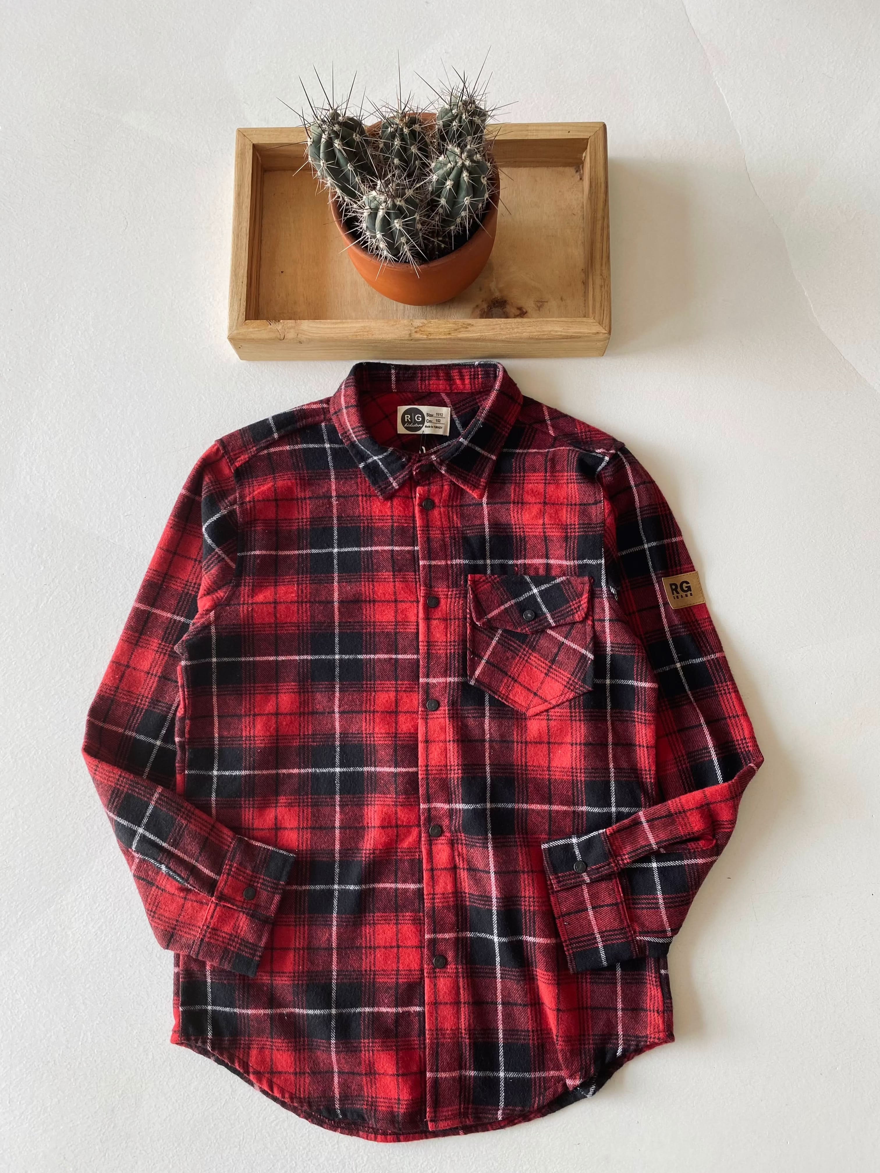 Men's Flannel Shirt with Snap Buttons and Chest Pocket - Durable Lumberjack Shirt for Outdoor Work, Camping & Casual Wear