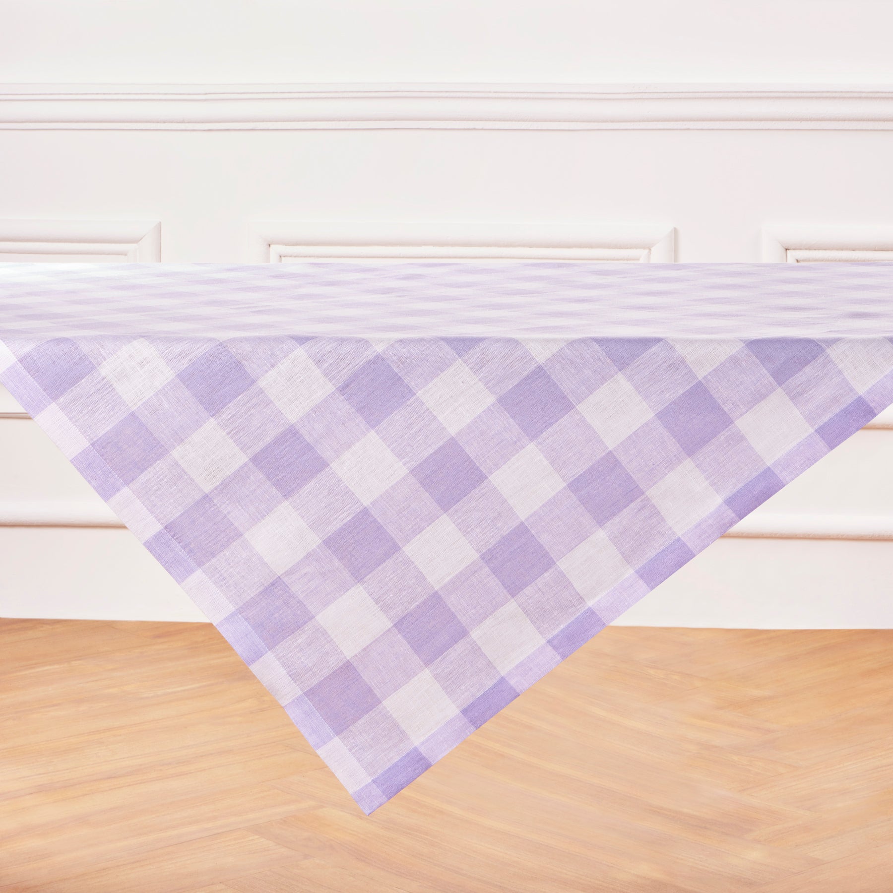 Buffalo Check Table Throw - Soft & Stylish Plaid Table Cover for Dining Room, Kitchen, or Outdoor Picnic - Perfect for Holiday Decor & Cozy Gatherings