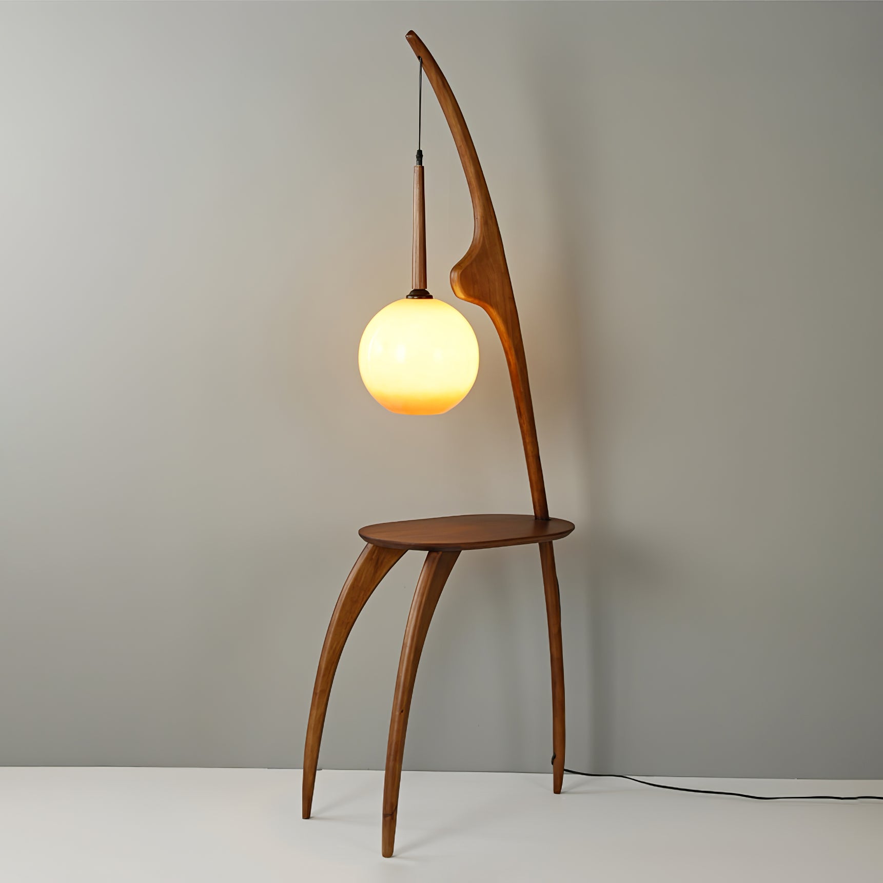 Stylish Curved Mantis Arm Floor Lamp - Adjustable Modern Lighting for Living Room, Bedroom, or Office - Perfect for Reading, Working & Ambient Lighting