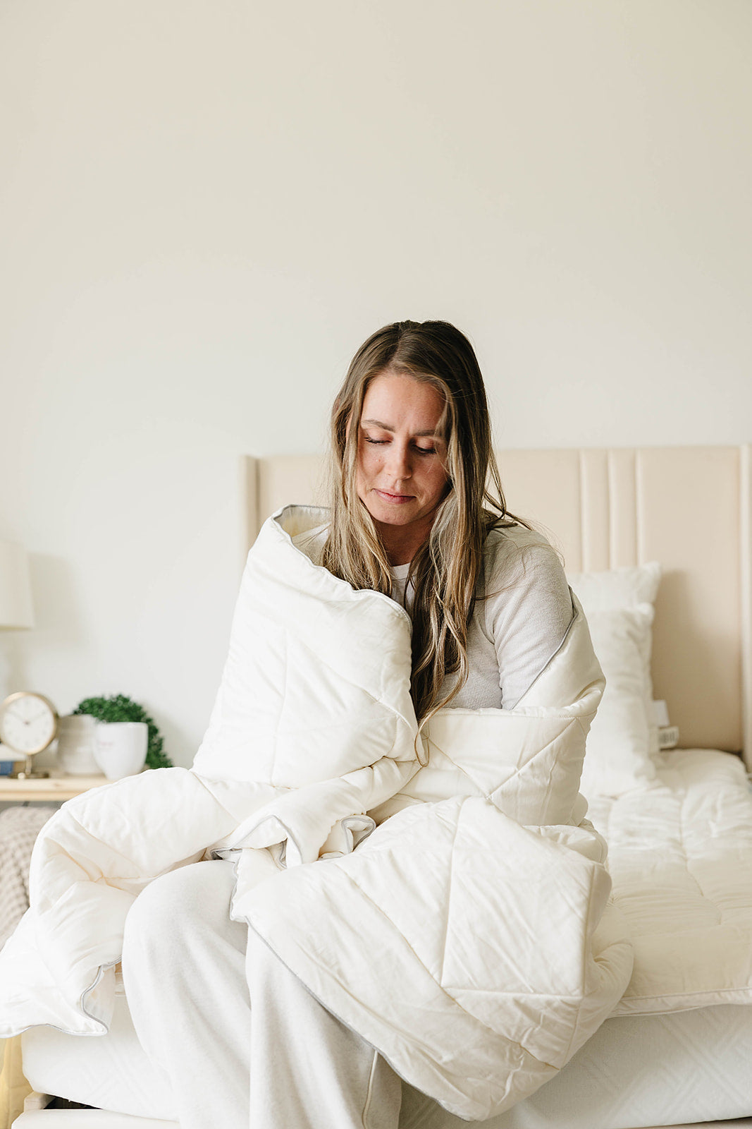 Premium 100% Natural Wool Comforter - King Size, Hypoallergenic & Temperature Regulating for All-Season Comfort - Perfect for Cold Winters & Cozy Bedrooms