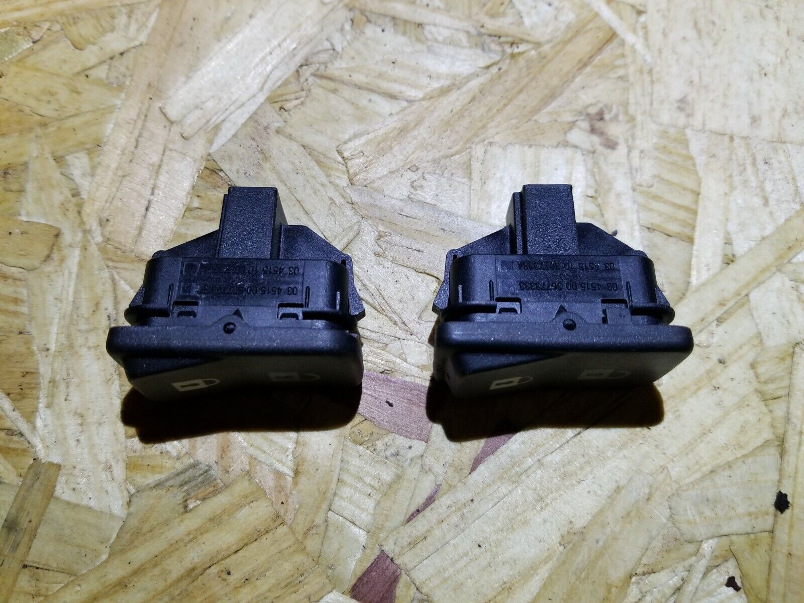 Volvo S40 2.4L Door Lock Switch Control (2pcs) - OEM Replacement for 2005-2009 Models - Perfect for Car Door Lock Repair & Maintenance