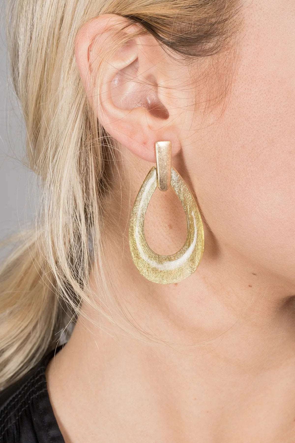 Elegant Oval Drop Earrings for Women - Gold & Silver Dangle Earrings - Perfect for Parties, Weddings & Everyday Wear