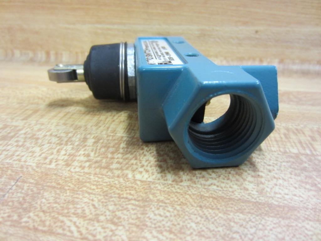 Waterproof Enclosed Limit Switch - IP67 Rated for Industrial Automation, CNC Machines & Robotics | Durable Safety Switch for Harsh Environments