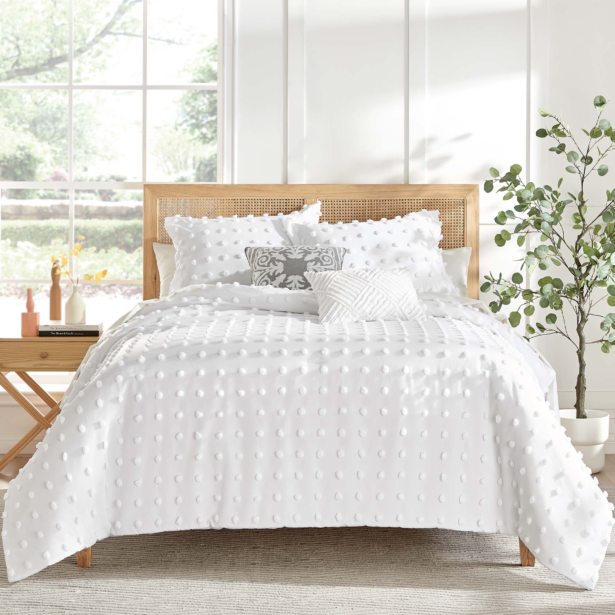 Luxury White Pom Pom Comforter Set - Soft & Cozy Bedding for Girls, Teens & Adults - Perfect for Bedroom, Dorm, Guest Room Decor