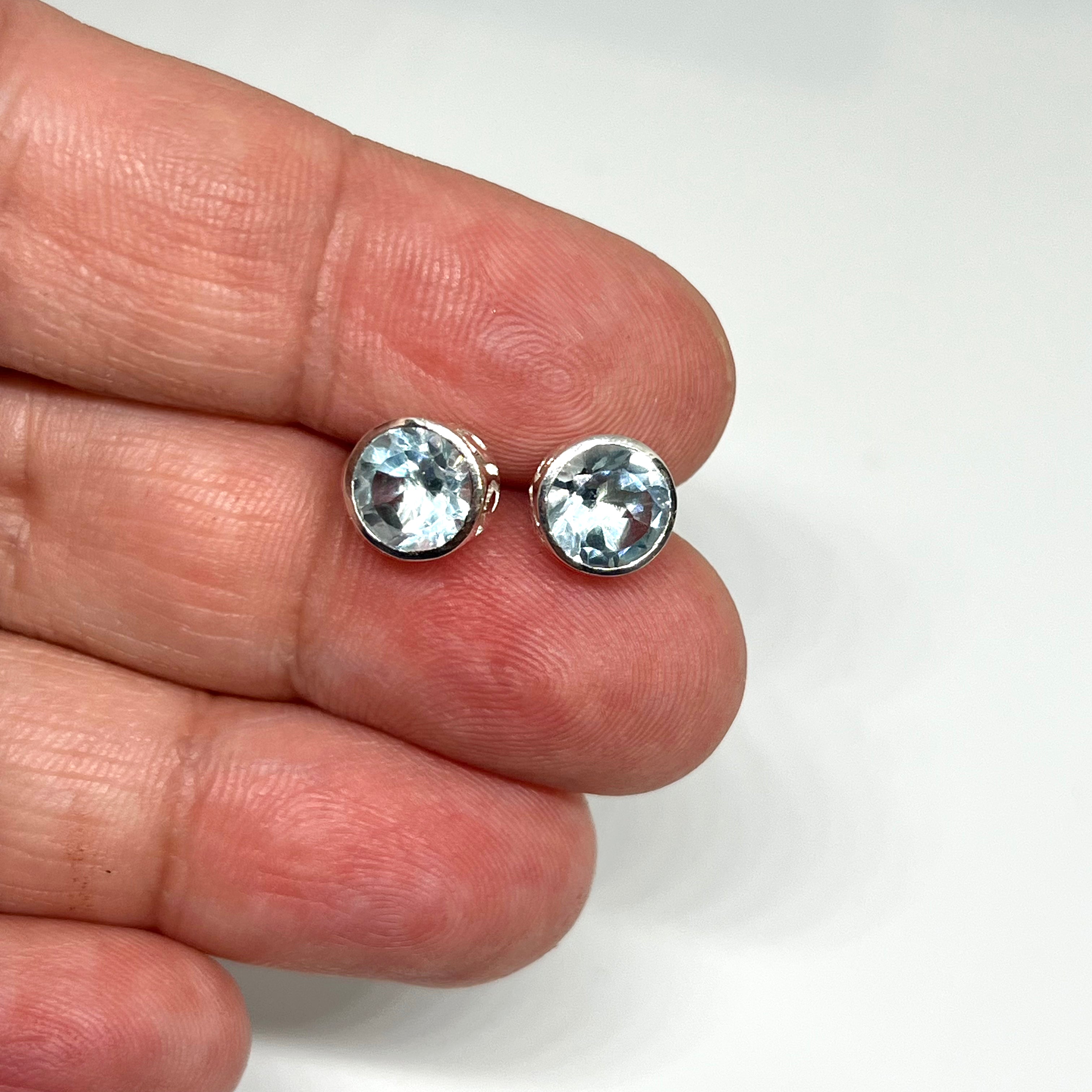 7mm Round Faceted Gemstone Stud Earrings - Decorative Bezel Set for Women, Hypoallergenic Jewelry - Perfect for Daily Wear, Parties & Special Occasions