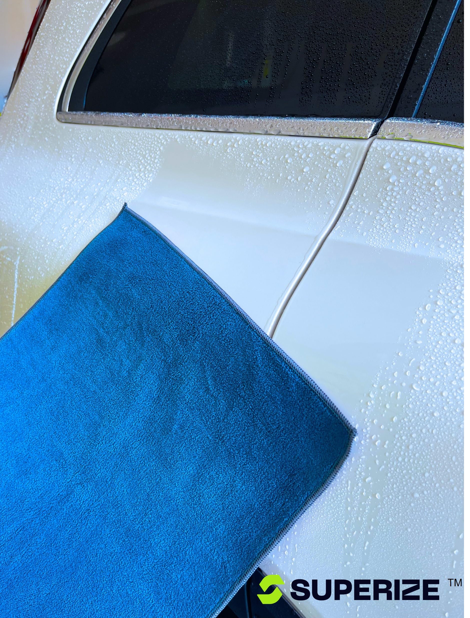 Premium Super Absorbency Scratch-Free Soft Lint-Free Microfiber Car Wash Towel - Fast Drying, Thick Medium Car Detailing & Cleaning Cloth - Essential for Car Care Kit - Perfect for Washing, Waxing & Detailing Vehicles (Medium)