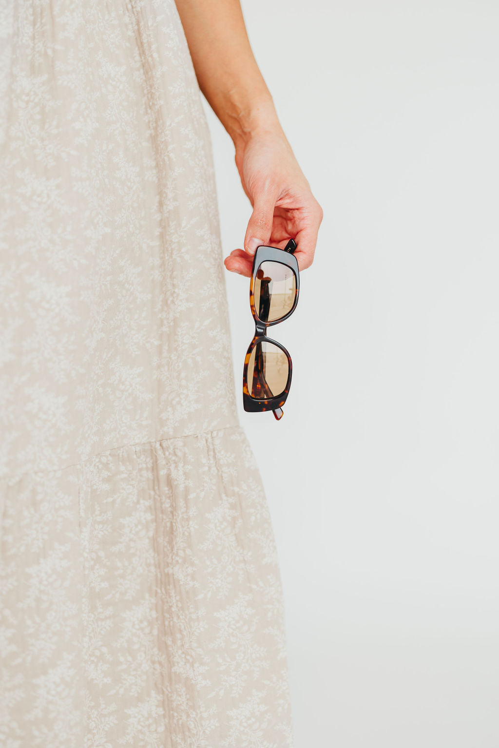 Hepburn Havana Tortoise Shell Chocolate Sunglasses for Women - Classic Retro Style for Outdoor, Beach & Fashion Accessories