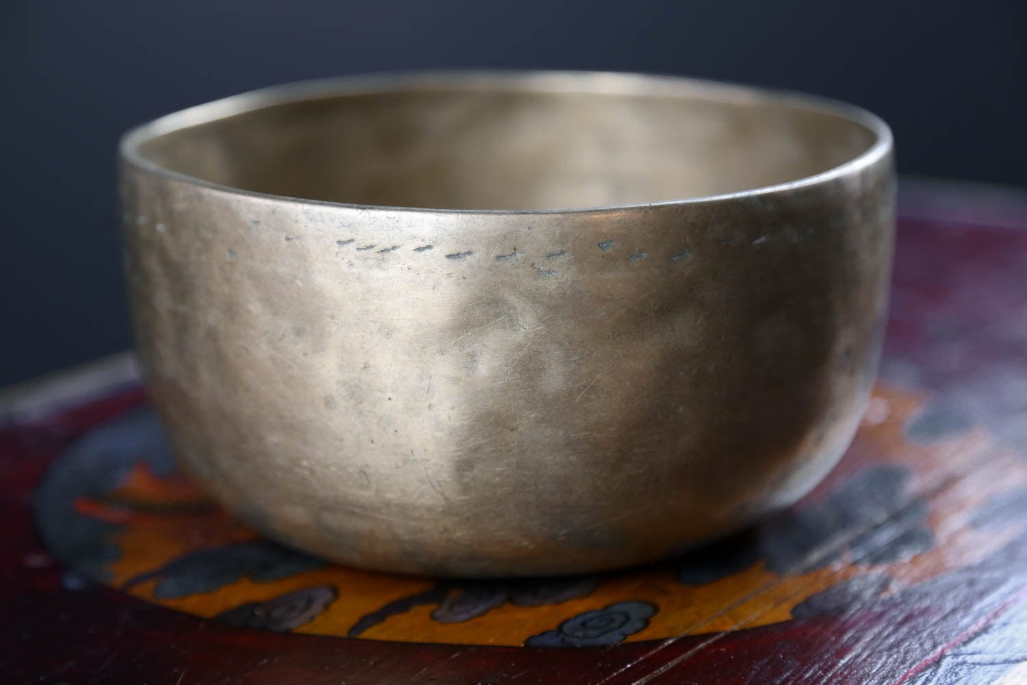 Heart Chakra Singing Bowl - Handcrafted Antique Tibetan Meditation Bowl for Stress Relief & Energy Healing | Perfect for Yoga, Sound Therapy & Spiritual Practices