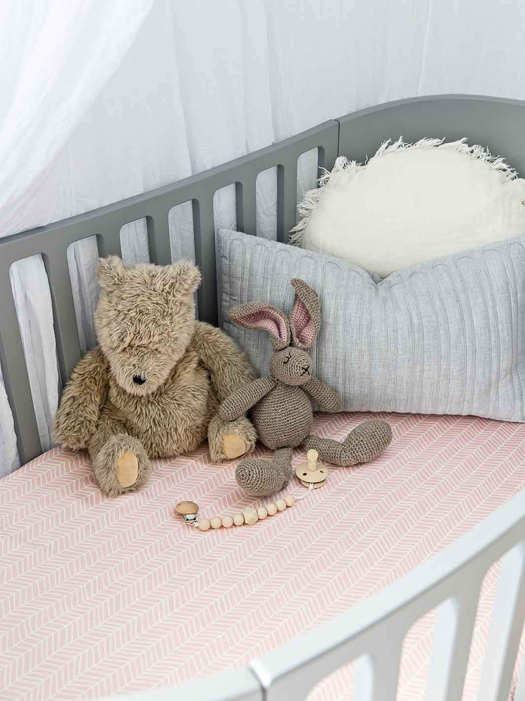 25 Momme Mulberry Silk Crib Fitted Sheet - Hypoallergenic Baby Bedding for Hair Loss & Eczema | SIDS Safe Silk Crib Sheet | Pink Herringbone Design | Perfect for Nursery, Baby Shower Gifts & Sensitive Skin Care