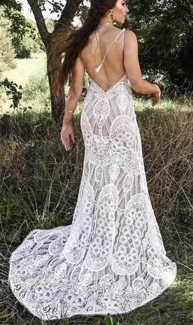 Boho Vintage Lace Wedding Dress for Bride - Mermaid Beach V Neck Bohemian Bridal Gown with Slit | Perfect for Beach Weddings, Boho Chic Ceremonies & Romantic Photoshoots