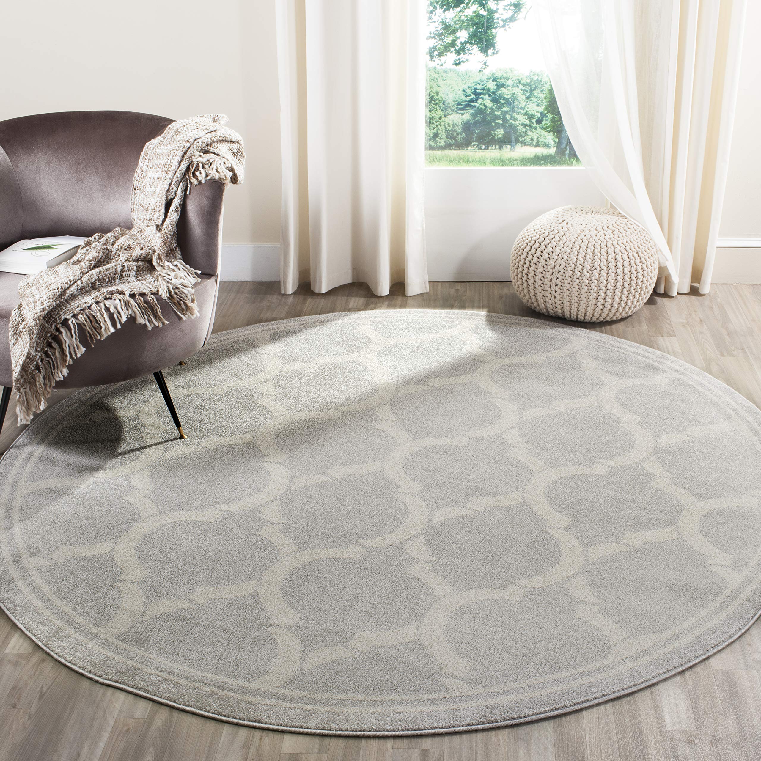 SAFAVIEH Amherst Collection 7' Round Light Grey/Ivory Area Rug - Non-Shedding Trellis Design for Dining Room, Living Room, Bedroom & Entryway - Perfect for Home Decor and High Traffic Areas