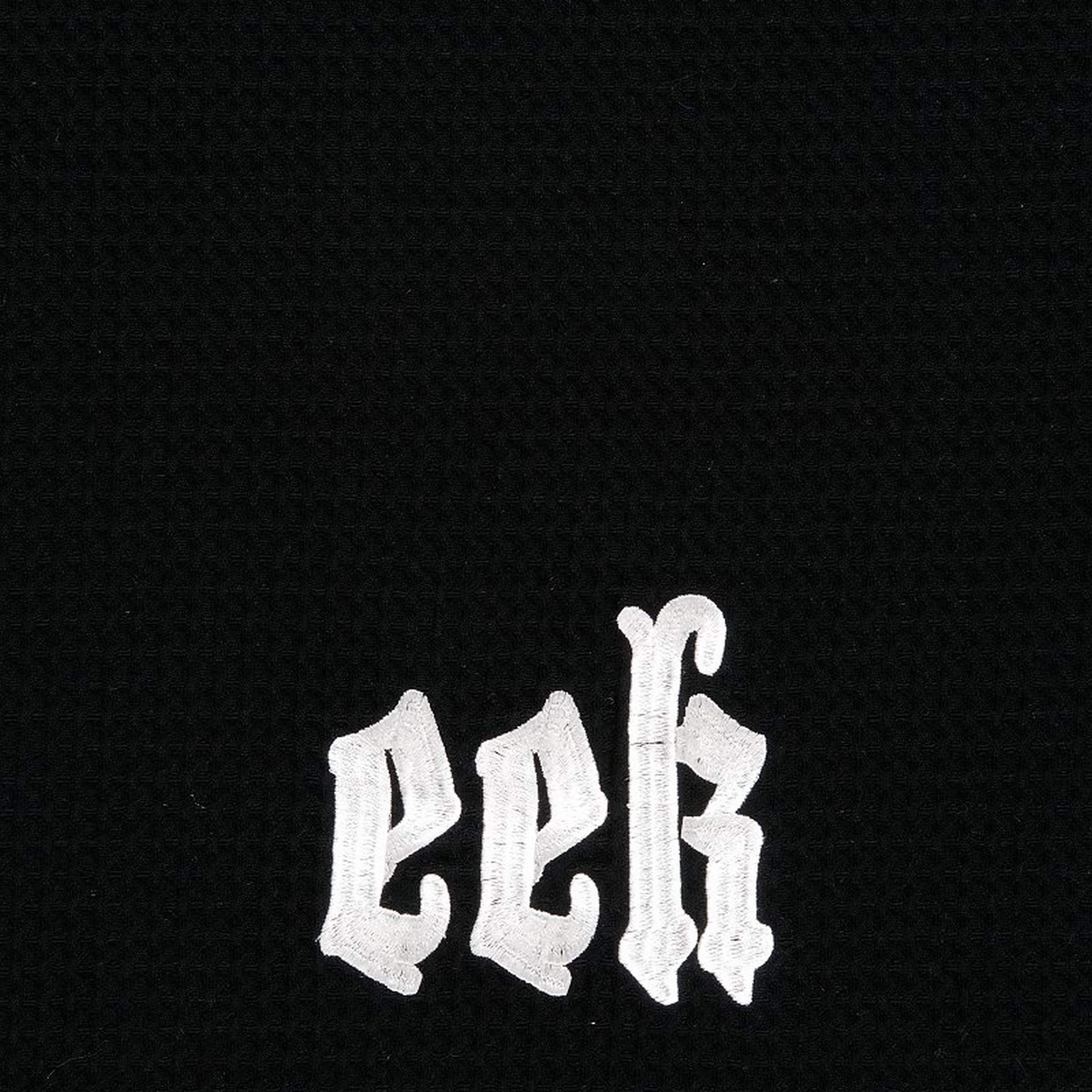 Premium White Halloween 'Eek!' Bath Towel - Soft & Absorbent for Spooky Home Decor & Themed Parties