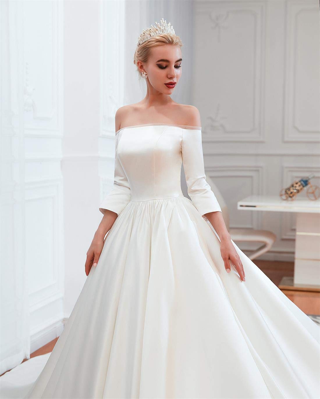 Elegant Ivory Off-the-Shoulder Satin Corset Wedding Dress for Women - Perfect for Bridal Gowns, Evening Balls & Formal Occasions
