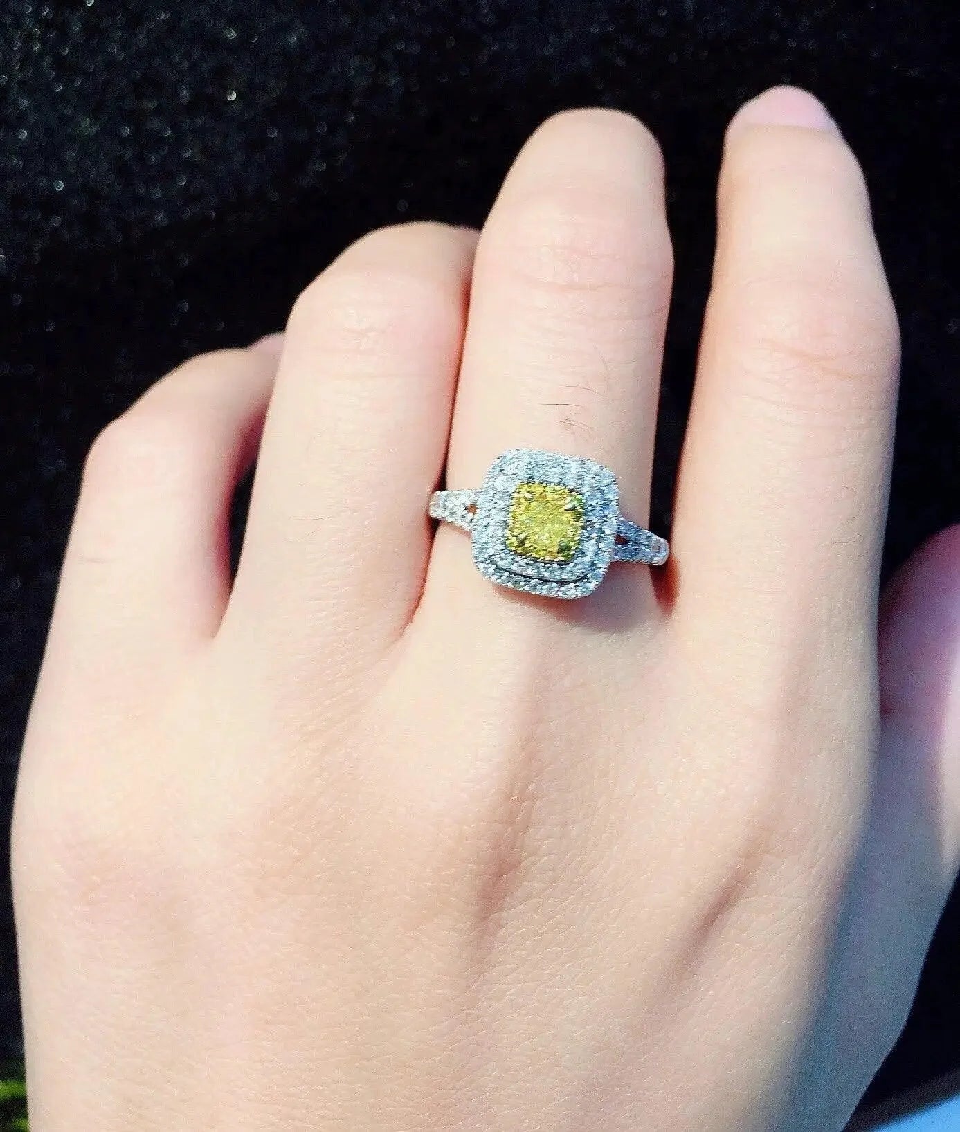 18K Gold Diamond Ring for Women - Natural Gemstone Engagement & Wedding Band - Classic Elegant Fine Jewelry for Party, Anniversary & Special Occasions - 2023 Trending Collection