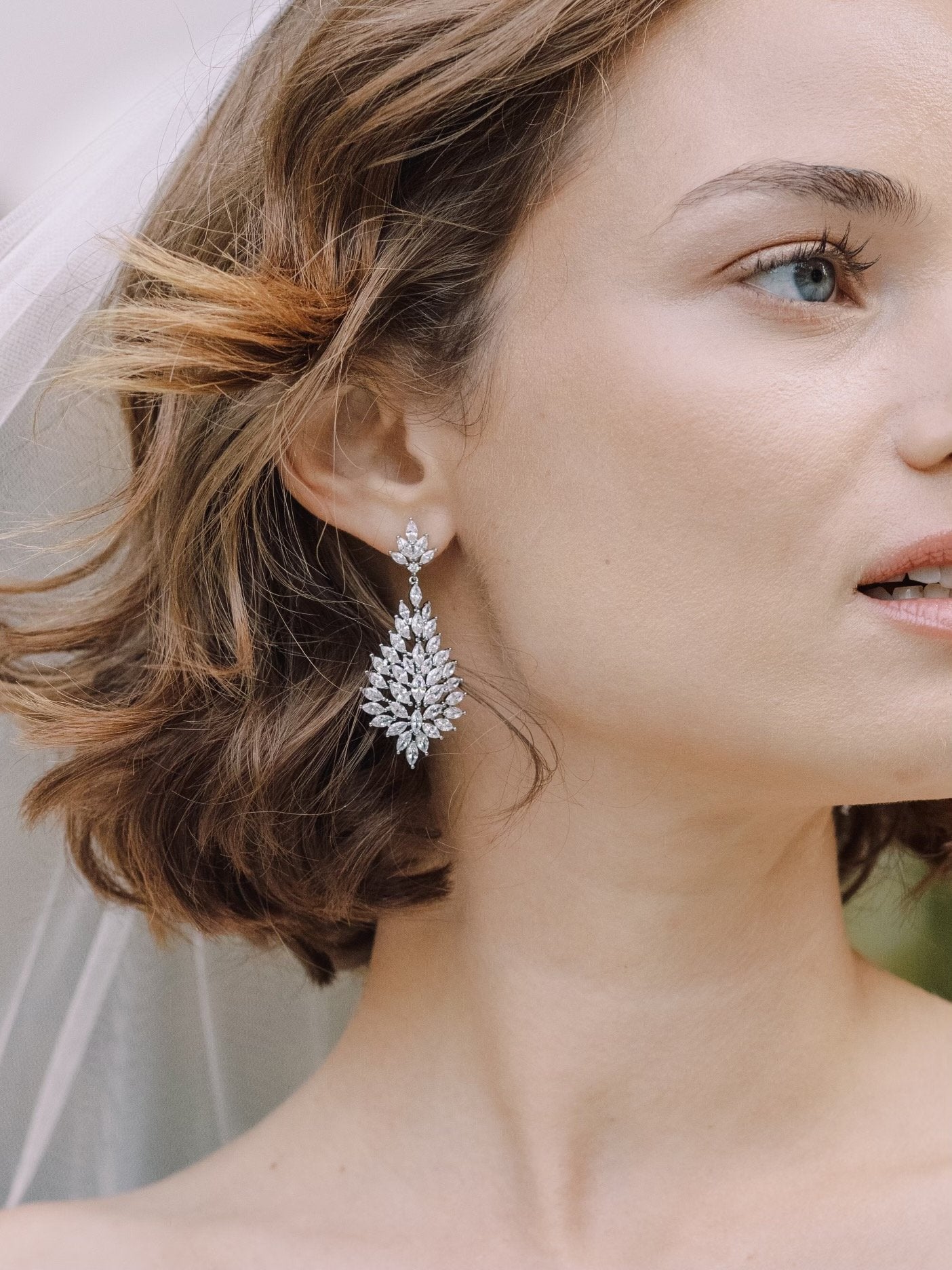 CAROLINE Simulated Diamond Bridal Earrings for Women - Elegant Cubic Zirconia Wedding Jewelry - Perfect for Bridal Party, Anniversary & Special Occasions