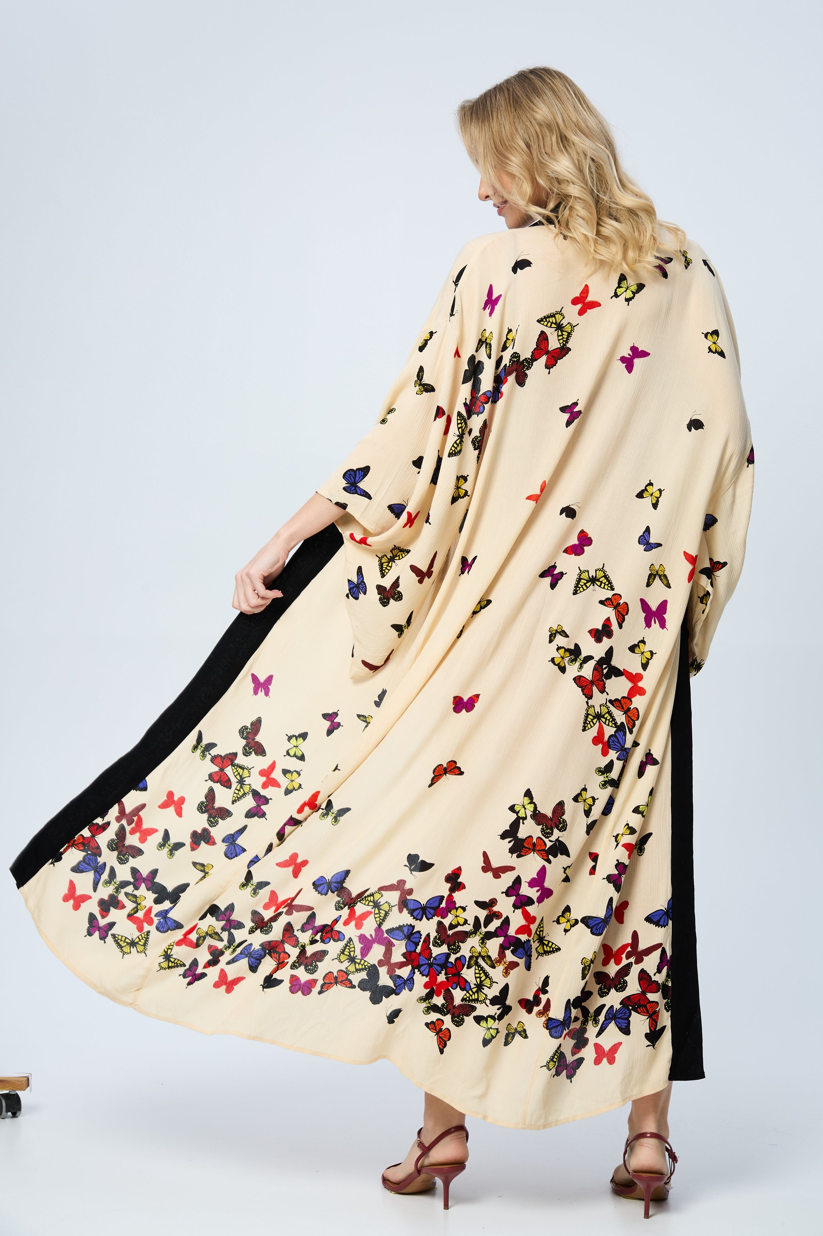 Butterfly Kisses Kimono Robe - Women's Floral Lightweight Bathrobe for Spa, Lounge & Beach Cover-Up - Soft Comfortable Sleepwear & Loungewear
