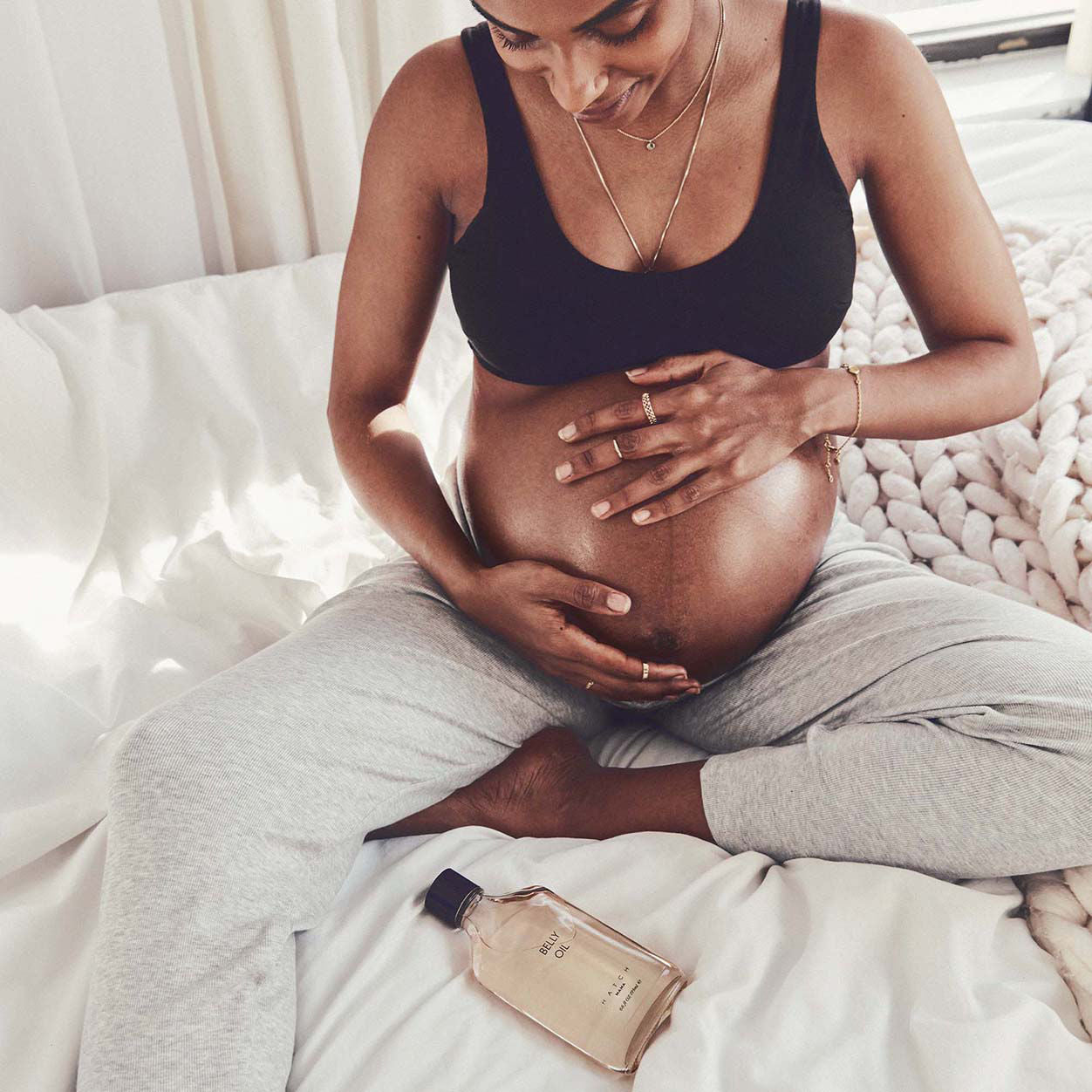 Hatch Mama Belly Oil for Pregnancy - Organic Stretch Mark Prevention & Hydrating Skin Care - Perfect for Maternity, Postpartum & Daily Moisturizing