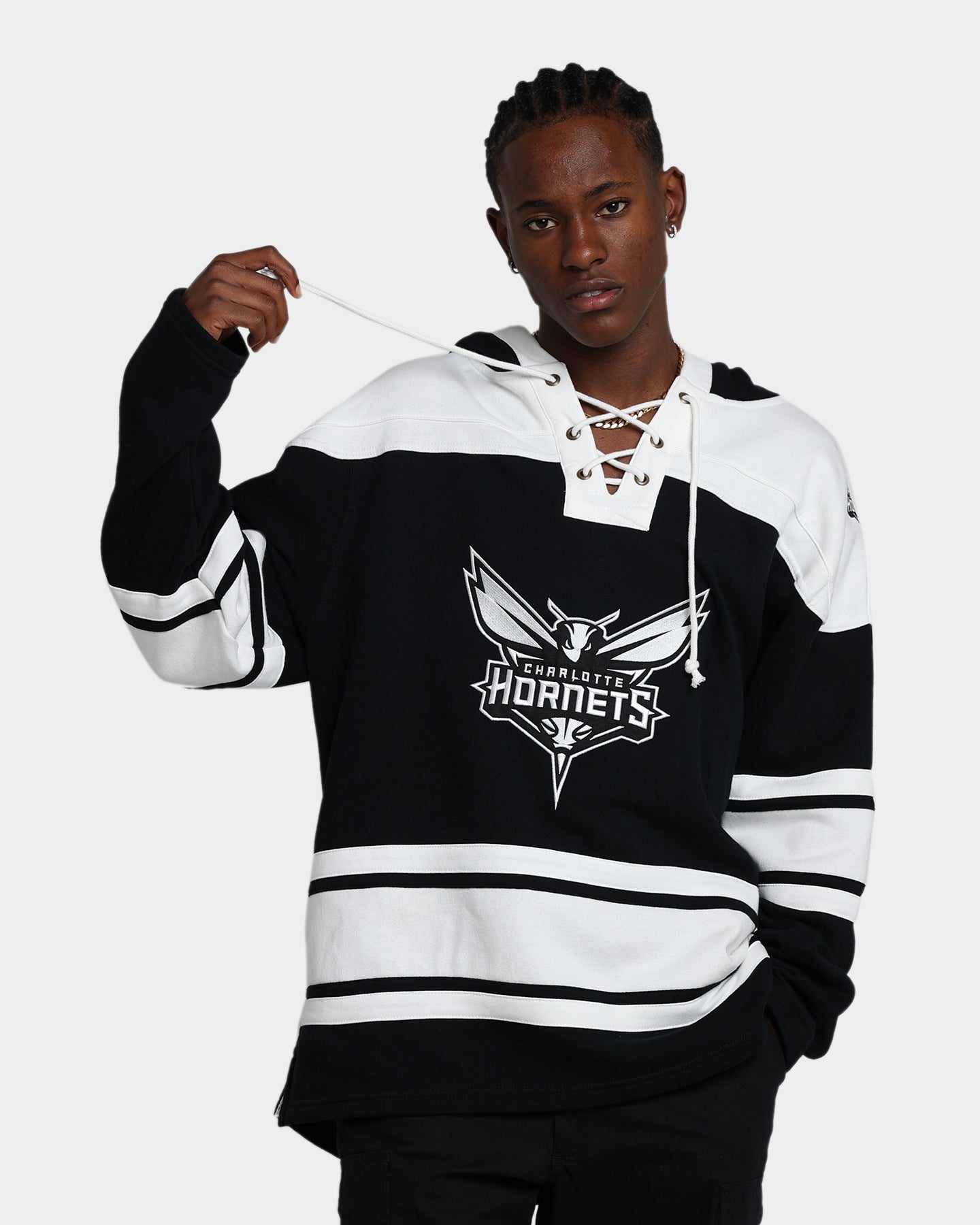 47 Brand Charlotte Hornets Superior Lacer Hoodie - Men's NBA Pullover Sweatshirt with Drawstring Hood | Jet Black | Basketball Fan Apparel for Game Day & Casual Wear