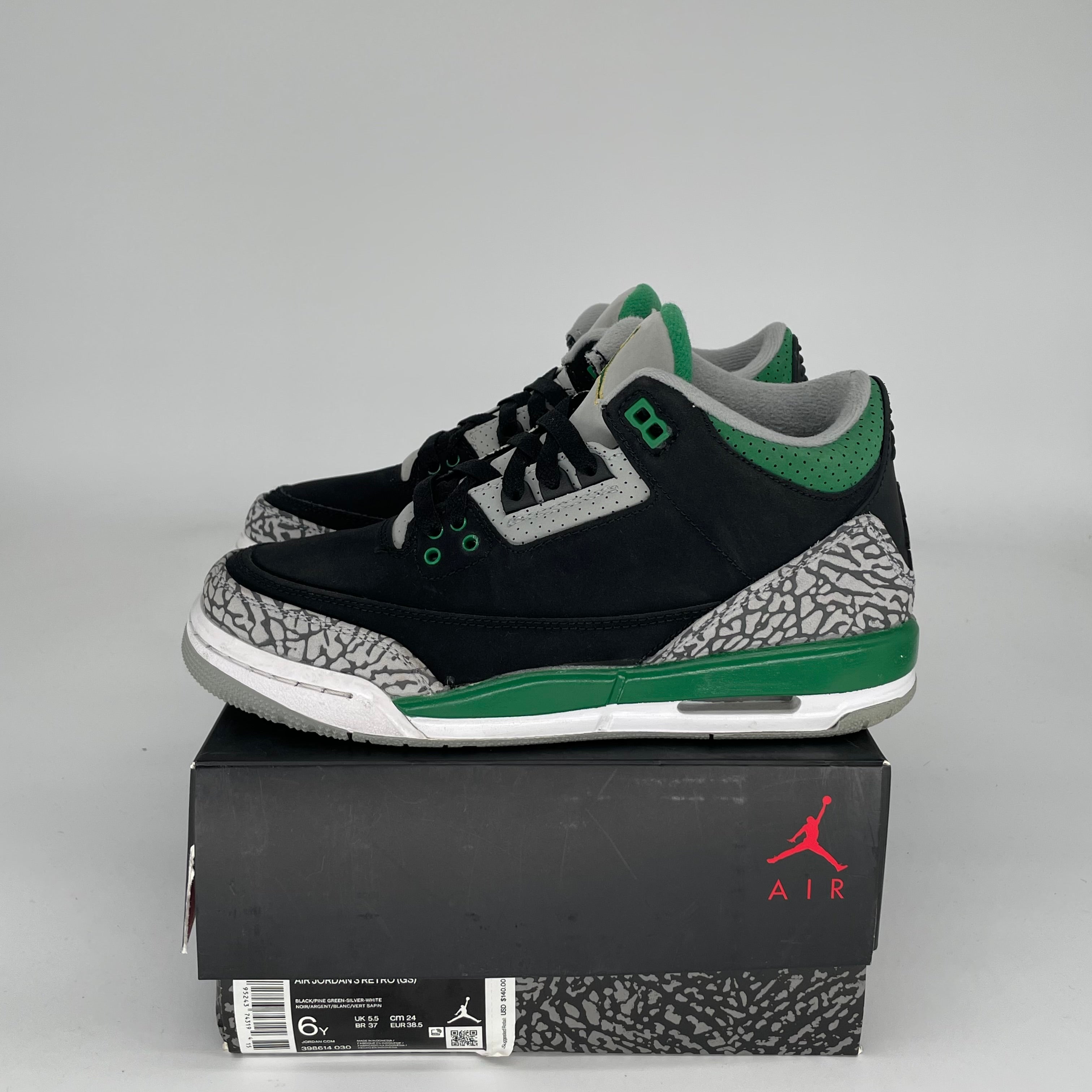 AIR JORDAN 3 PINE GREEN Retro Sneakers - Men's Size 6Y (398614-030) - Basketball Shoes for Streetwear & Casual Style
