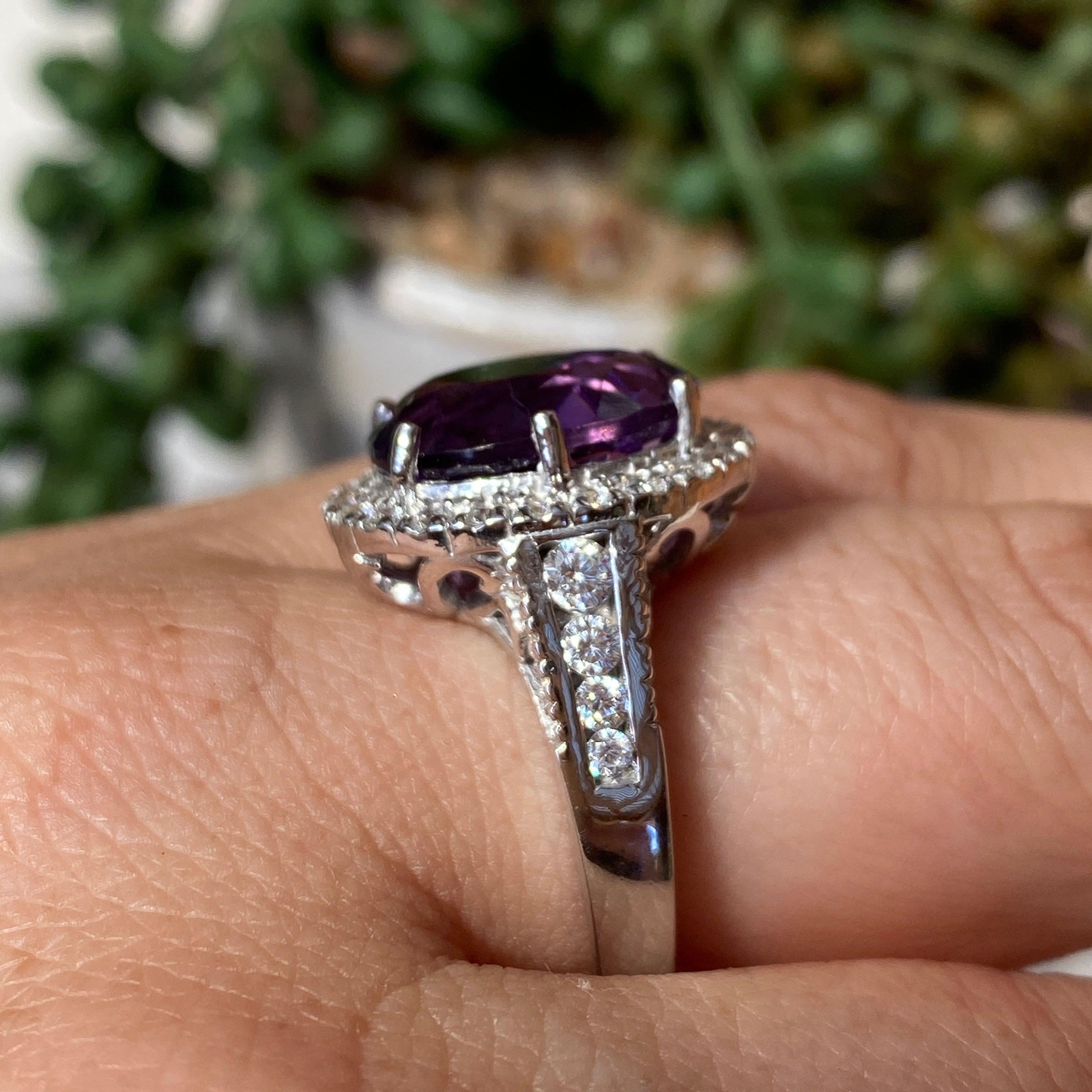Amethyst Oval Cut Ring with CZ Accent - Size 8 - Sterling Silver Jewelry - Elegant Purple Gemstone Ring for Women - Perfect for Weddings, Anniversaries & Special Occasions