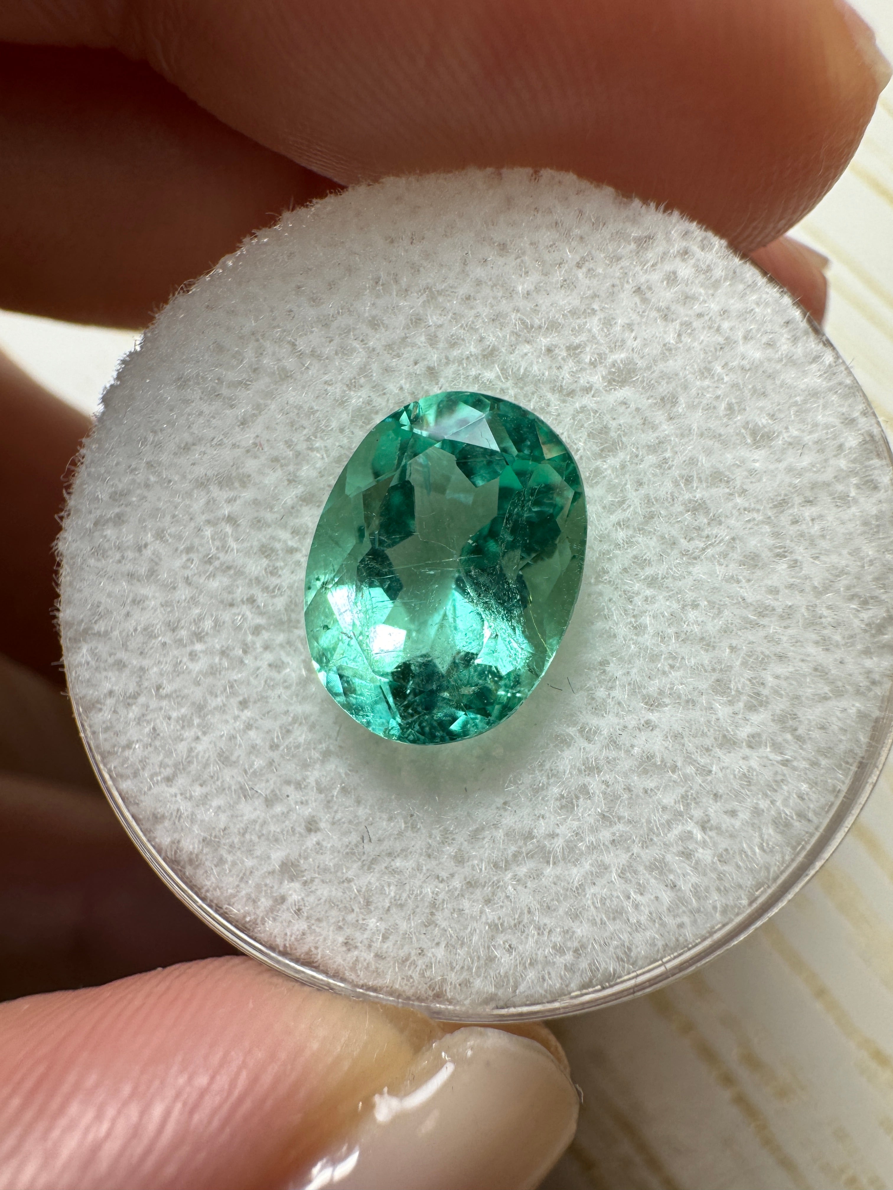 2.81 Carat VVS Seafoam Green Loose Colombian Emerald Oval Cut Gemstone - Perfect for Engagement Rings, Fine Jewelry & Collector's Pieces