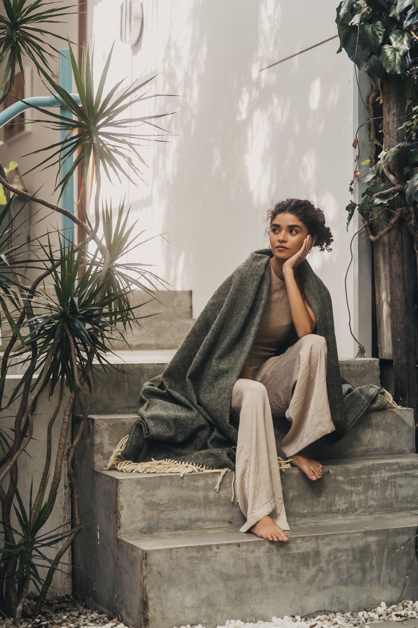Premium Serra da Estrela Wool Throw Blanket & Bed Cover - Soft Olive Green Luxury Blanket for Bed, Sofa & Couch - Cozy Winter Warmth for Home Decor & Gift Giving