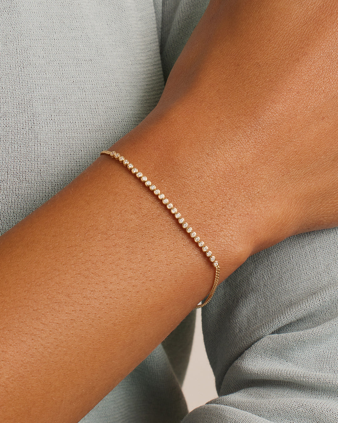 Elegant Classic Diamond Row Bracelet for Women - Perfect for Weddings, Parties & Special Occasions
