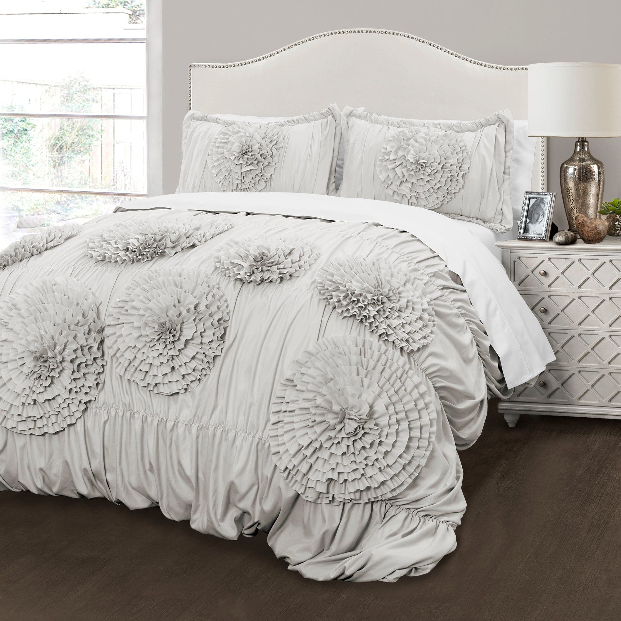 Serena 3-Piece Comforter Set - Soft & Breathable Bedding Collection for Queen/King Size Beds - Perfect for Cozy Bedrooms, Guest Rooms & Dorm Decor