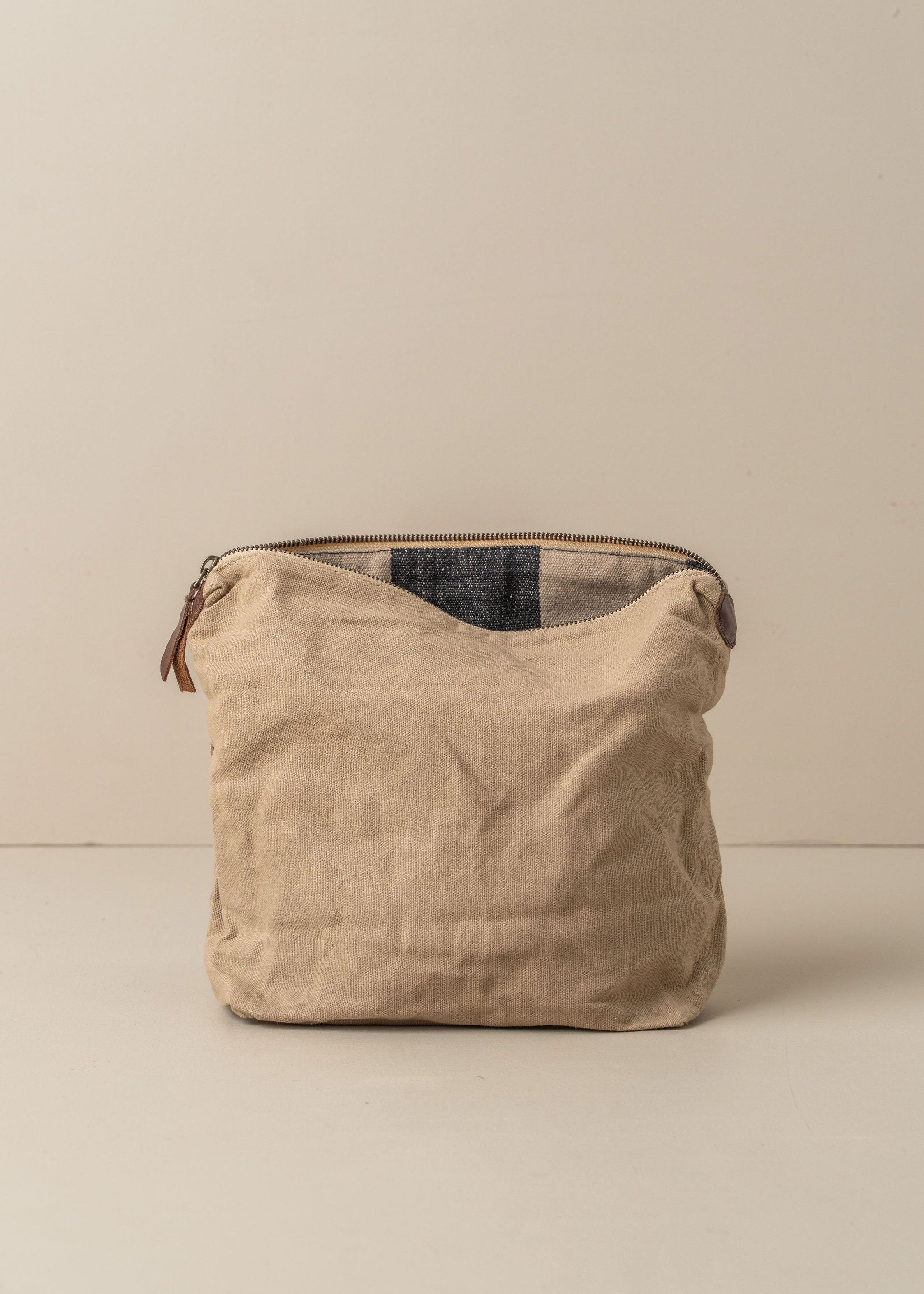 Stylish Reusable Tote Bag with Matching Makeup Pouch - Perfect for Shopping, Travel, and Everyday Essentials
