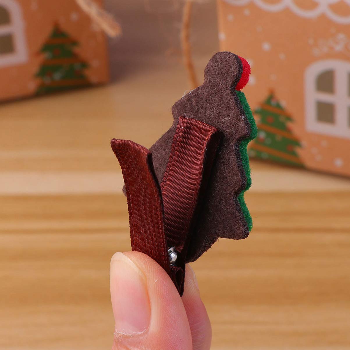 Lurrose 4Pcs Christmas Tree Hair Clips - Green Felt Hairpins, Barrettes for Girls, Kids & Women - Perfect for Xmas Parties, School Events & Holiday Photos