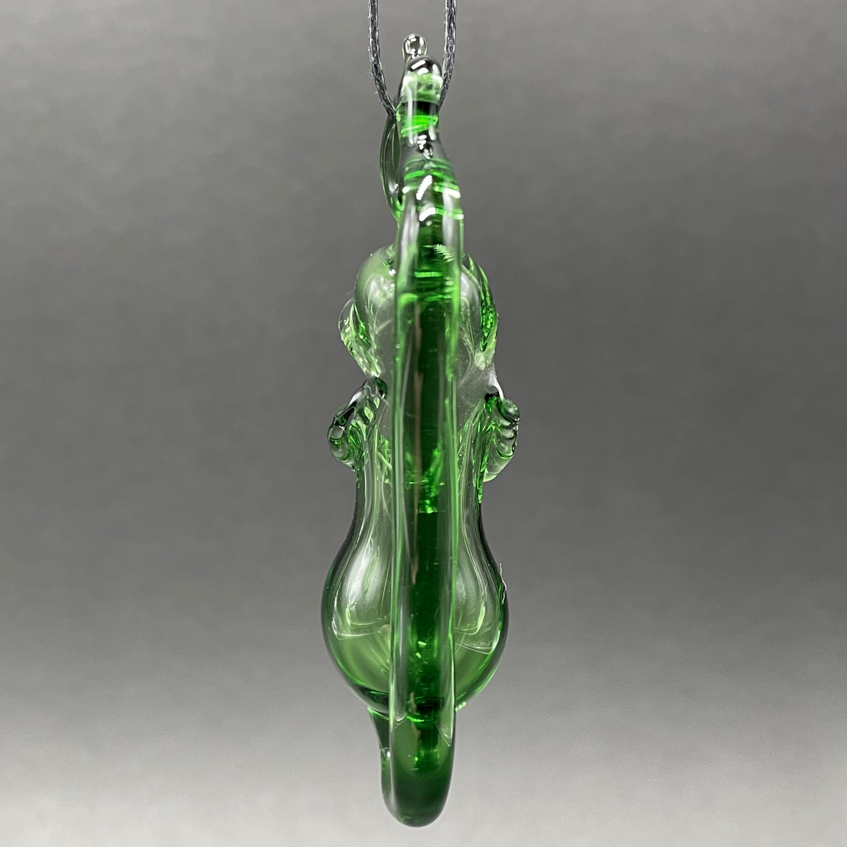 Exquisite Pitcher Plant Pendant - Unique Carnivorous Plant Jewelry for Nature Lovers | Perfect for Botanical Enthusiasts & Outdoor Adventures
