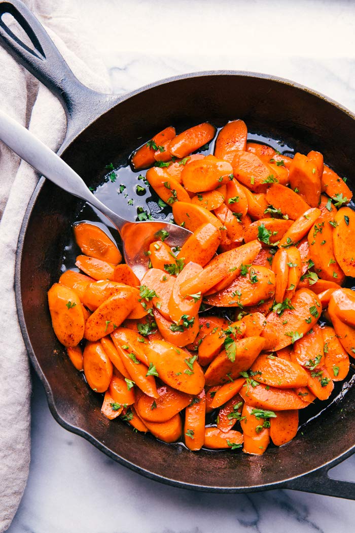 Danvers Half Long Carrot Seeds - 25+ Non-GMO Heirloom Seeds for Home Gardening & Organic Farming - Country Creek LLC - Perfect for Raised Beds, Containers & Vegetable Gardens