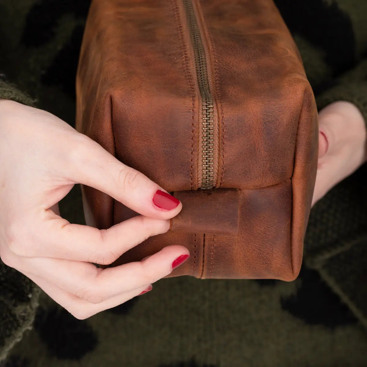 Vintage Distressed Brown Leather Dopp Kit Bag - Travel Toiletry Organizer for Men | Perfect for Gym, Camping & Business Trips