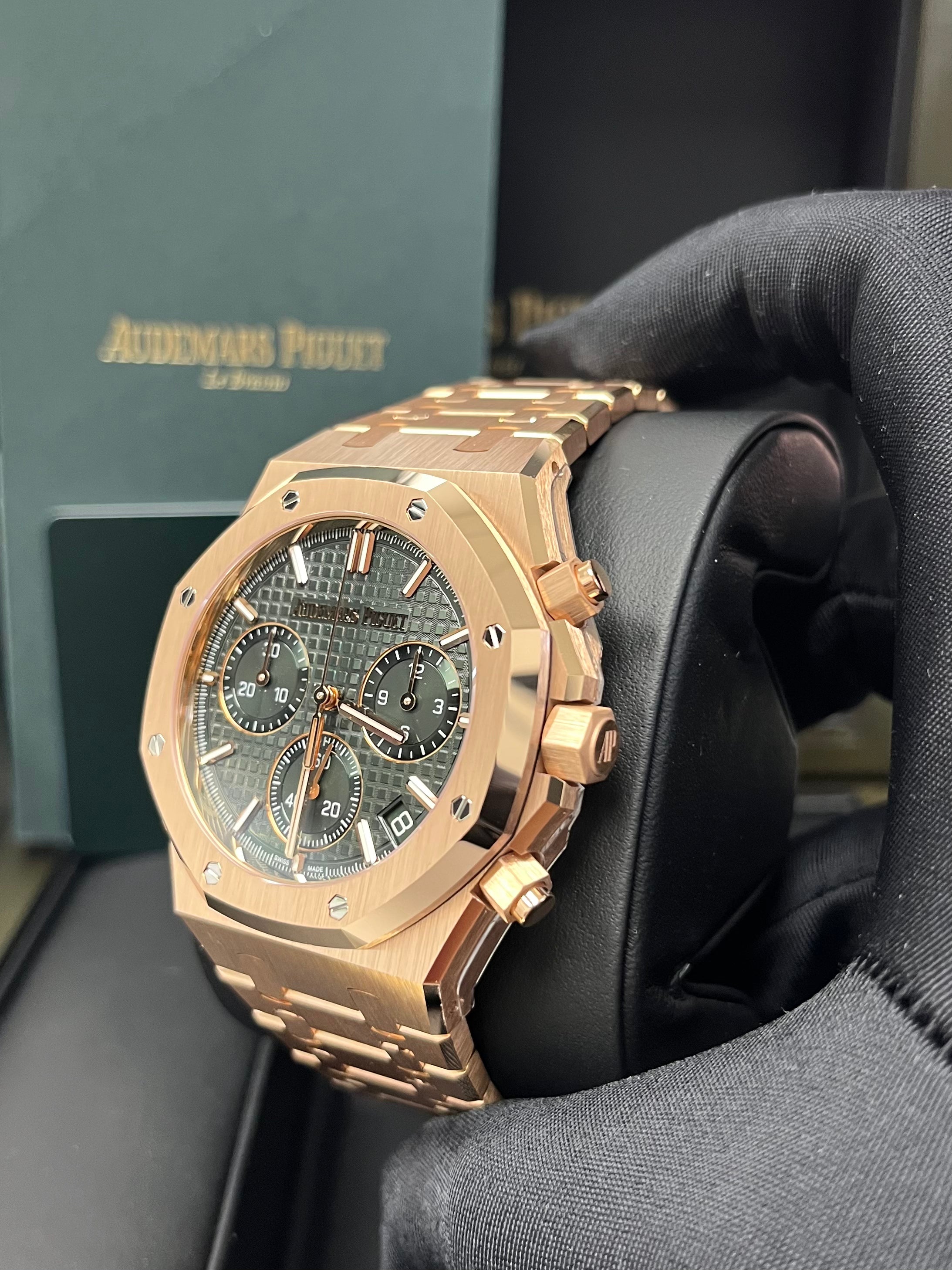 Audemars Piguet Royal Oak Chronograph 41mm Rose Gold Watch with Green Dial - Ref 26240OR.OO.1320OR.08 - Luxury Men's Chronograph for Business, Events & Special Occasions