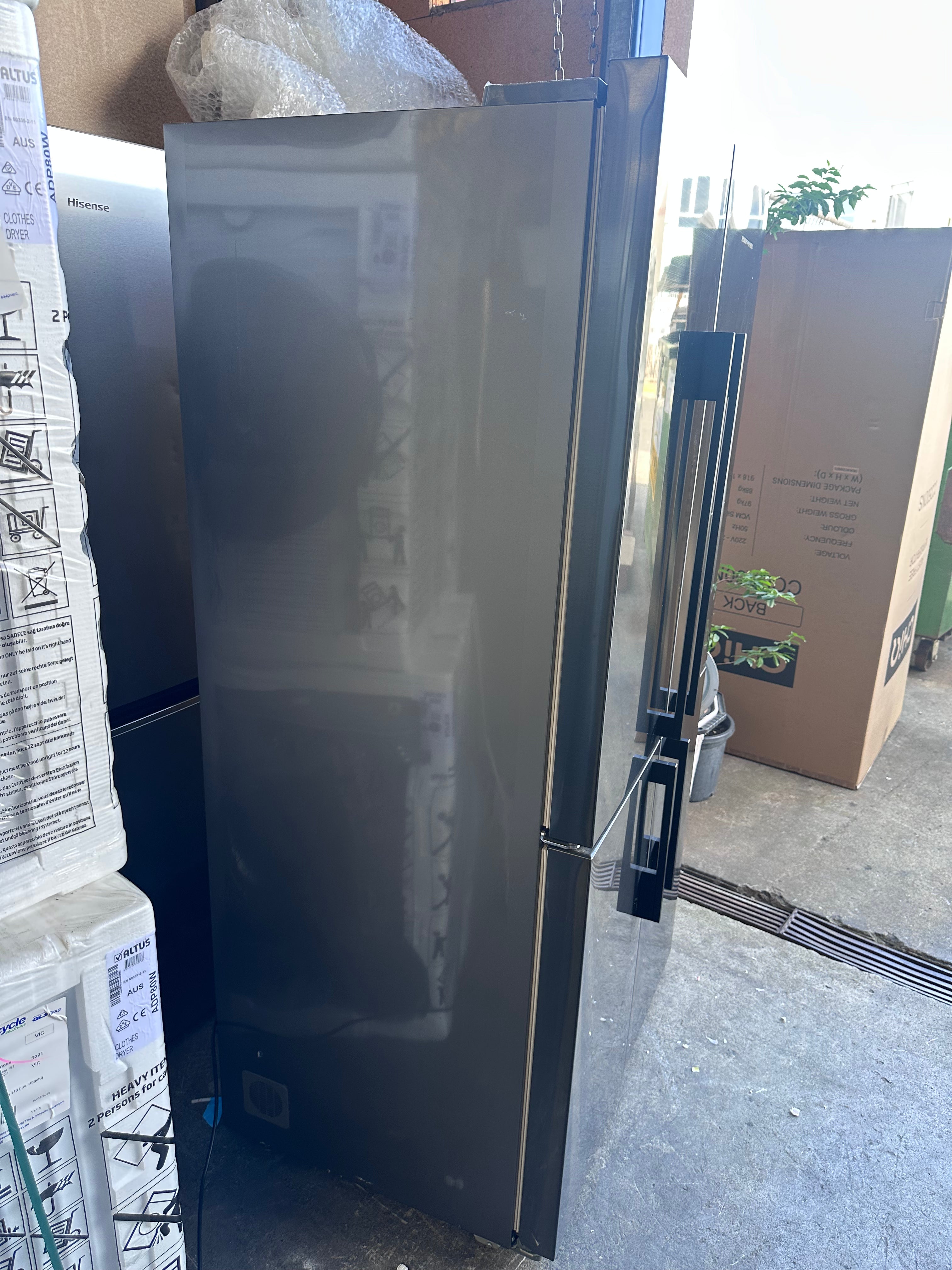 Fisher & Paykel Series 7 538L Quad Door Refrigerator with Ice and Water Dispenser - Black Stainless Steel (Model RF605QDUVB2) | Factory Second | Perfect for Large Families & Modern Kitchens