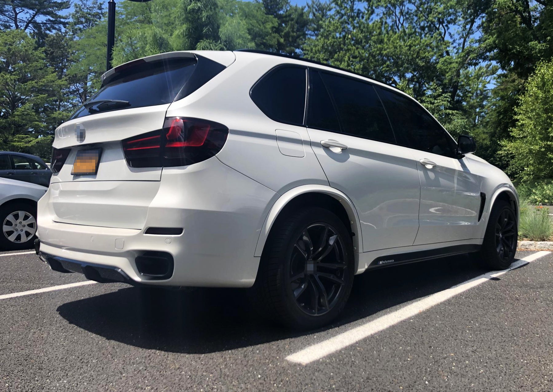 Dark Smoke Lens Rear Bumper Reflector for 2014-2019 BMW F15 X5 M Sport - Upgrade Your Vehicle's Style & Safety (Perfect for Night Driving and Custom Car Modifications)