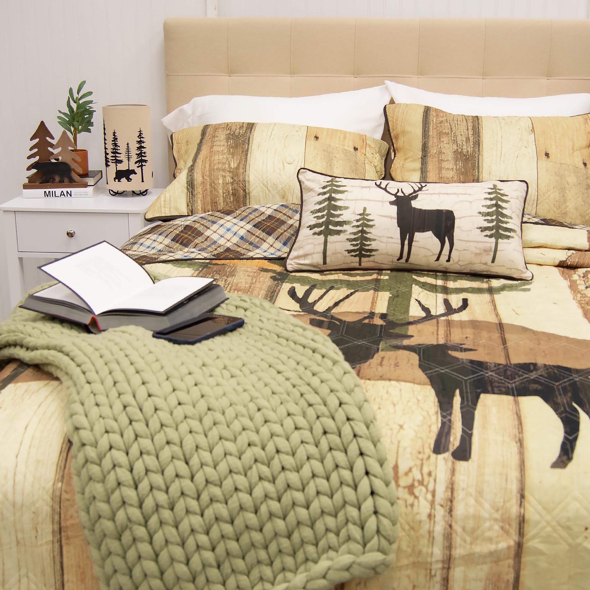 Donna Sharp Full/Queen Bedding Set - 3 Piece Painted Deer Lodge Quilt with Matching Pillow Shams - Soft & Durable Cotton Quilt for Queen/Full Size Beds - Easy Care Machine Washable - Perfect for Cozy Cabins, Rustic Bedrooms & Lodge Style Decor