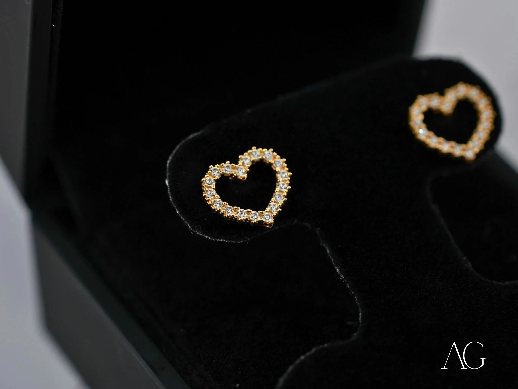 18k Gold CZ Heart Earrings for Women - Sparkling Cubic Zirconia Stud Earrings - Perfect Gift for Valentine's Day, Anniversary & Romantic Occasions