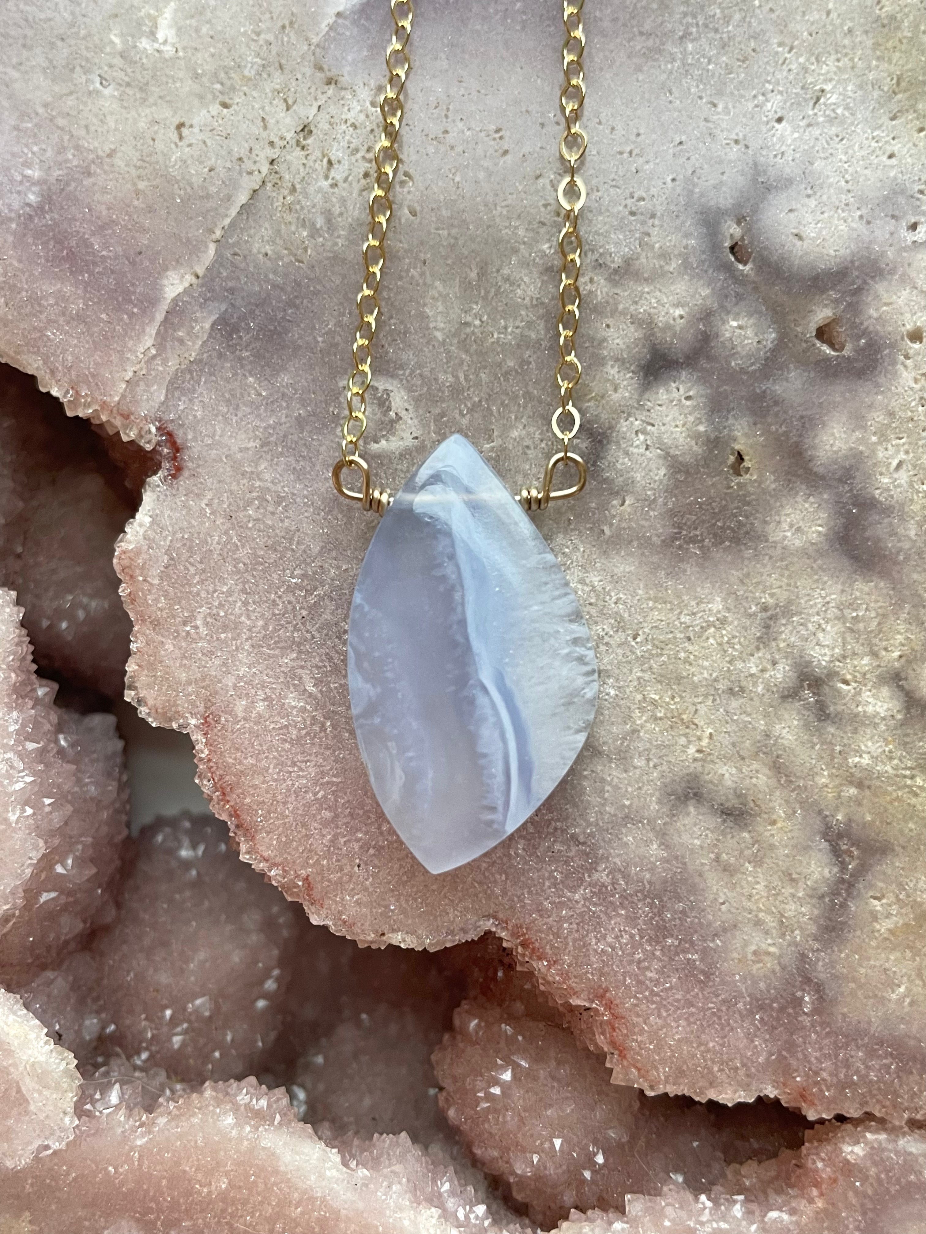 Blue Lace Agate Necklace for Women – Healing Crystal Jewelry for Stress Relief, Spiritual Balance & Elegant Style – Perfect for Meditation, Yoga & Everyday Wear