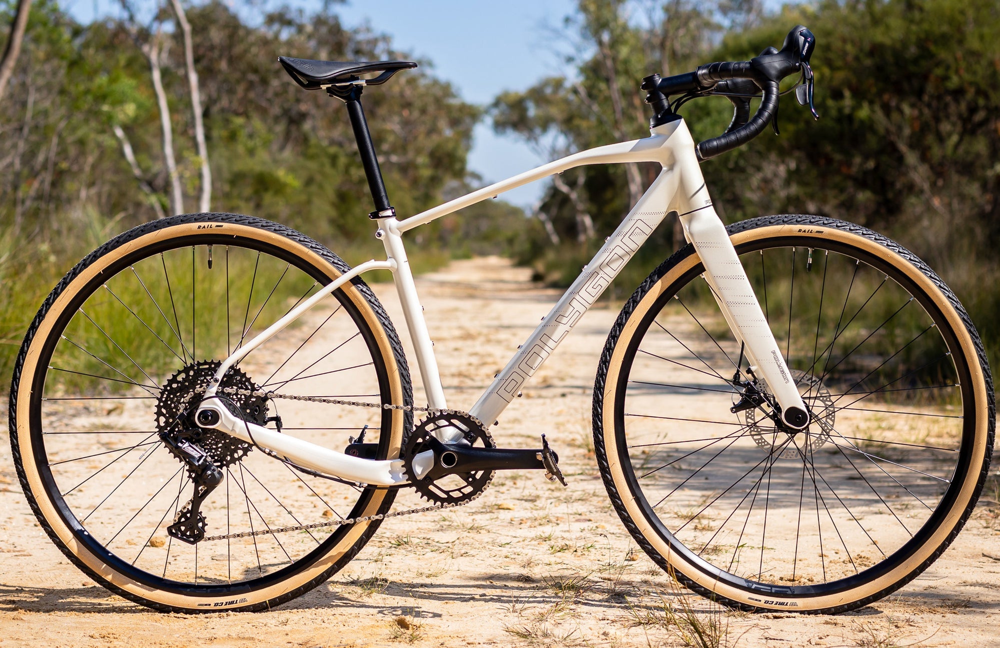 Polygon Tambora G4 Gravel Bike - Lightweight Aluminum Frame, Disc Brakes, Versatile for Road & Off-Road Cycling - Perfect for Adventure Rides, Commuting & Fitness Training