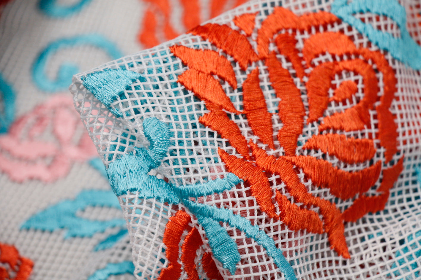Big Bloom Net - Large Mesh Garden Netting for Plant Protection, Pest Control & Shade - Perfect for Vegetable Gardens, Flower Beds & Fruit Trees
