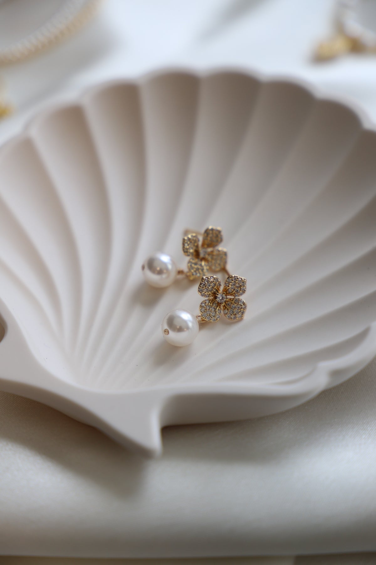FLORA PEARL STUDS - Elegant Pearl Earrings for Women, 18K Gold Plated Hypoallergenic Studs, Perfect for Everyday Wear, Gift Giving & Special Occasions