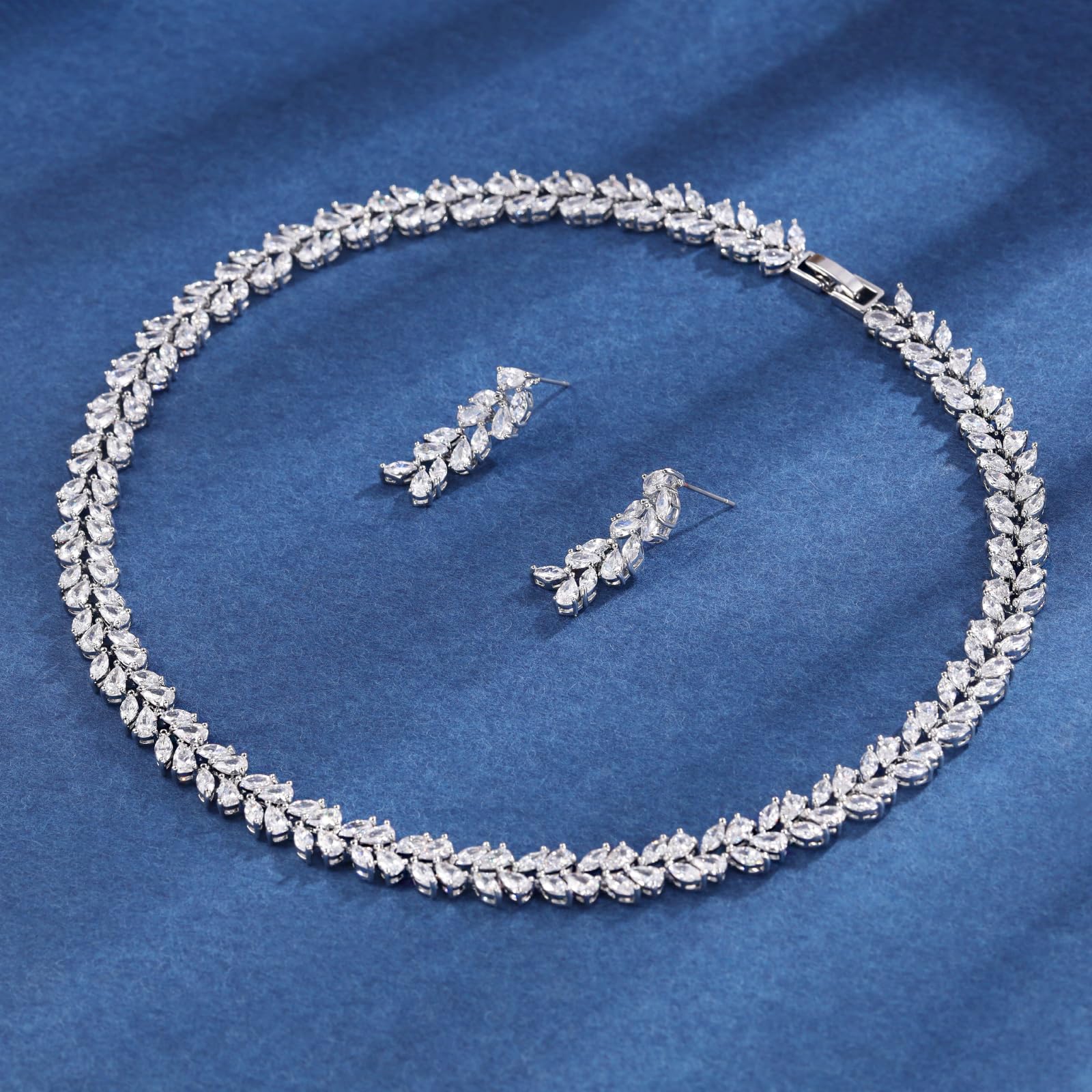 Elegant Silver Wedding Jewelry Set for Brides & Bridesmaids - Necklace & Earrings Set in White Gold - Perfect for Weddings, Proms & Formal Events