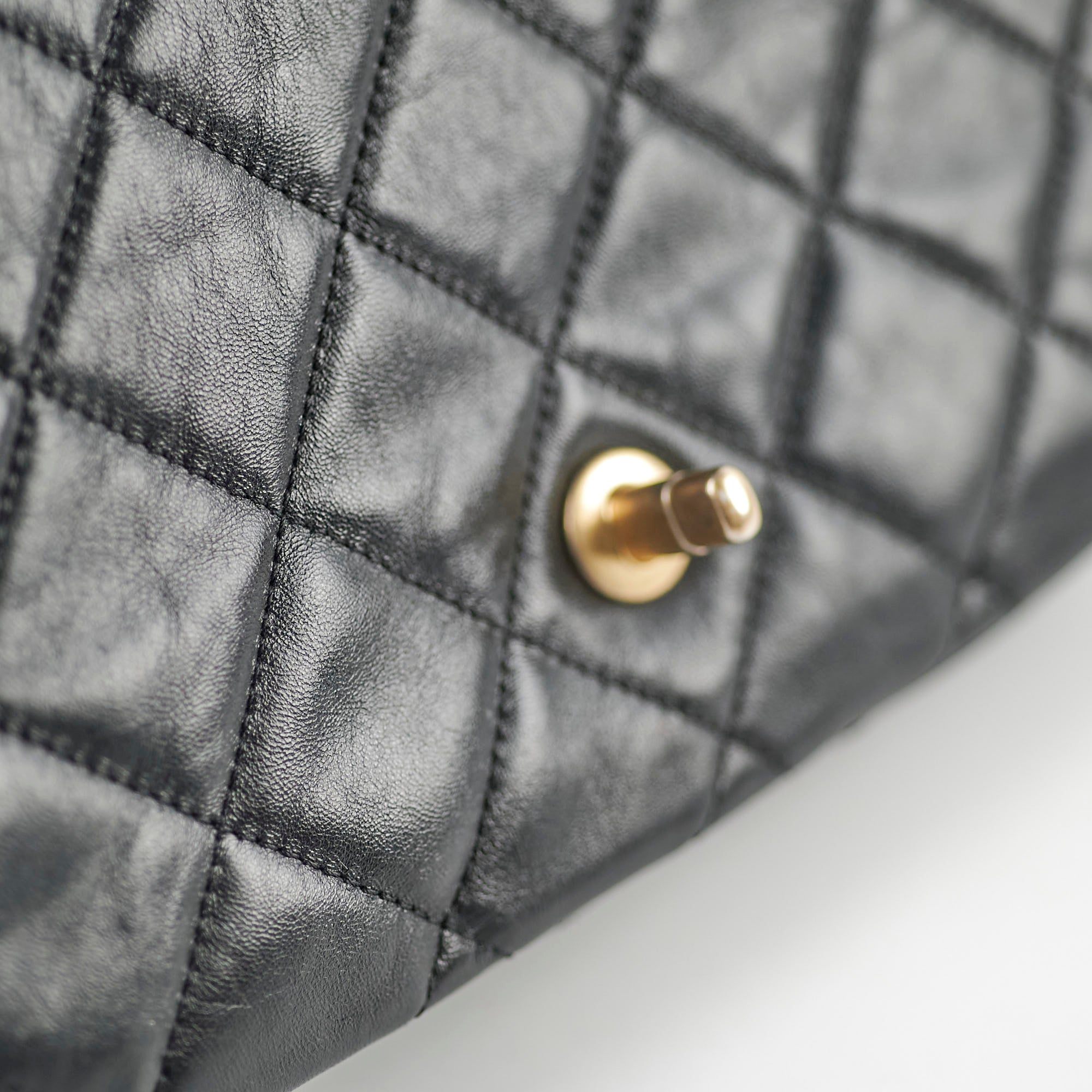 Chanel Classic Flap Bag Black Microchip Leather Crossbody Purse for Women | Luxury Designer Handbag for Parties, Dating & Special Occasions
