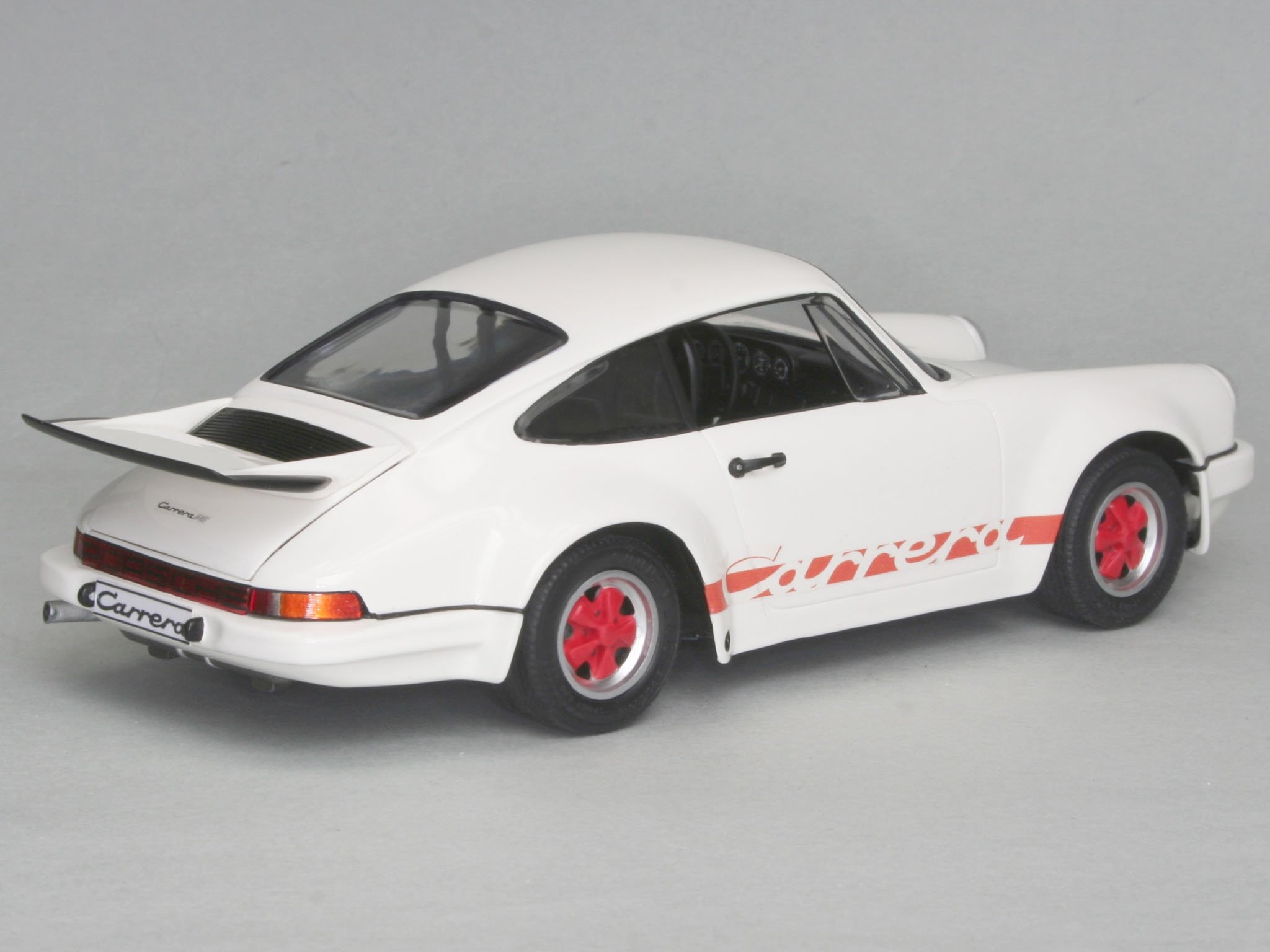 Revell 1/25 Scale 1972 Porsche Carrera RS 3.0 Sports Car Model Kit - Perfect for Collectors, Hobbyists & Car Enthusiasts (Display, Gifts, DIY Projects)